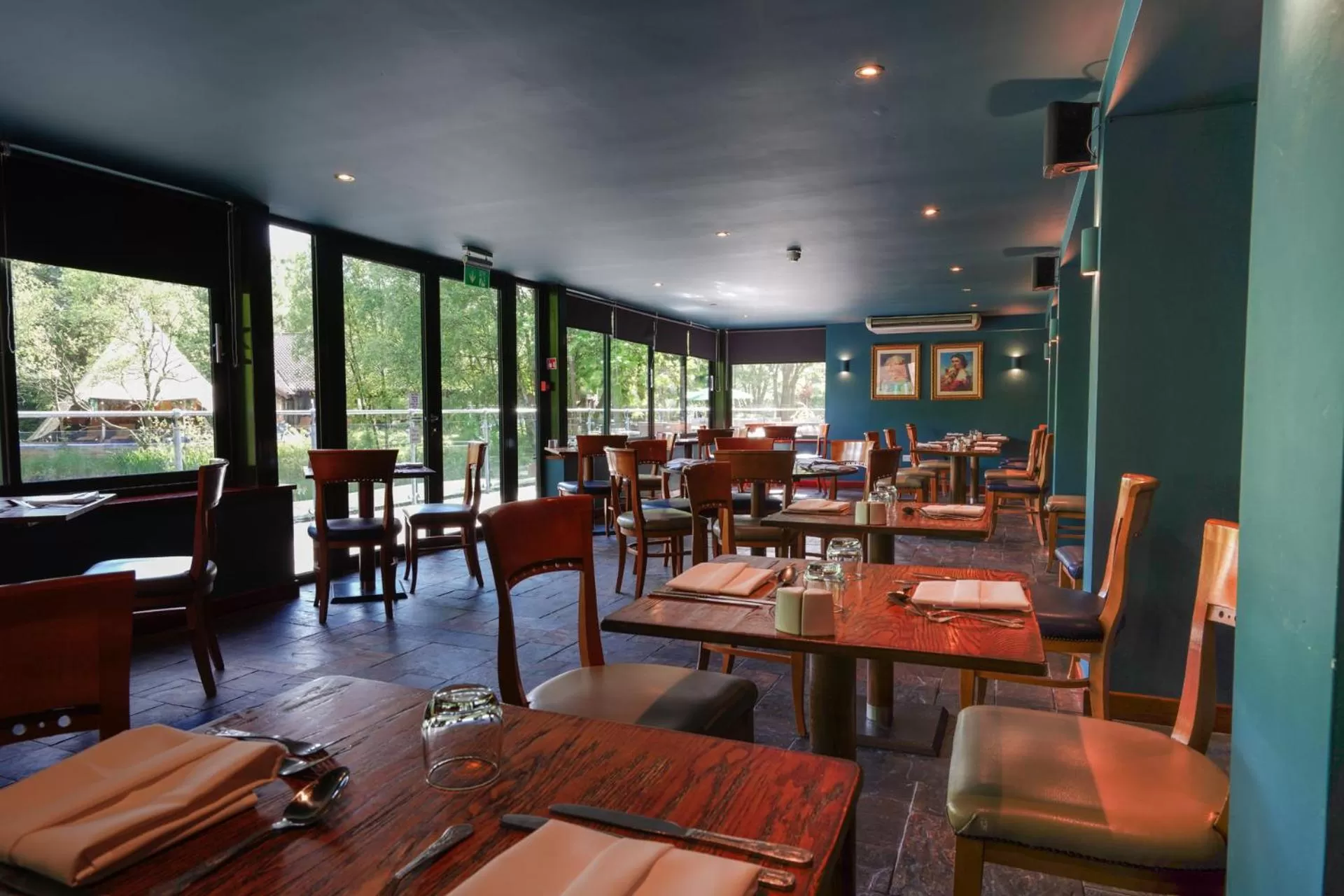 Restaurant/places to eat in Chevin Country Park Hotel & Spa