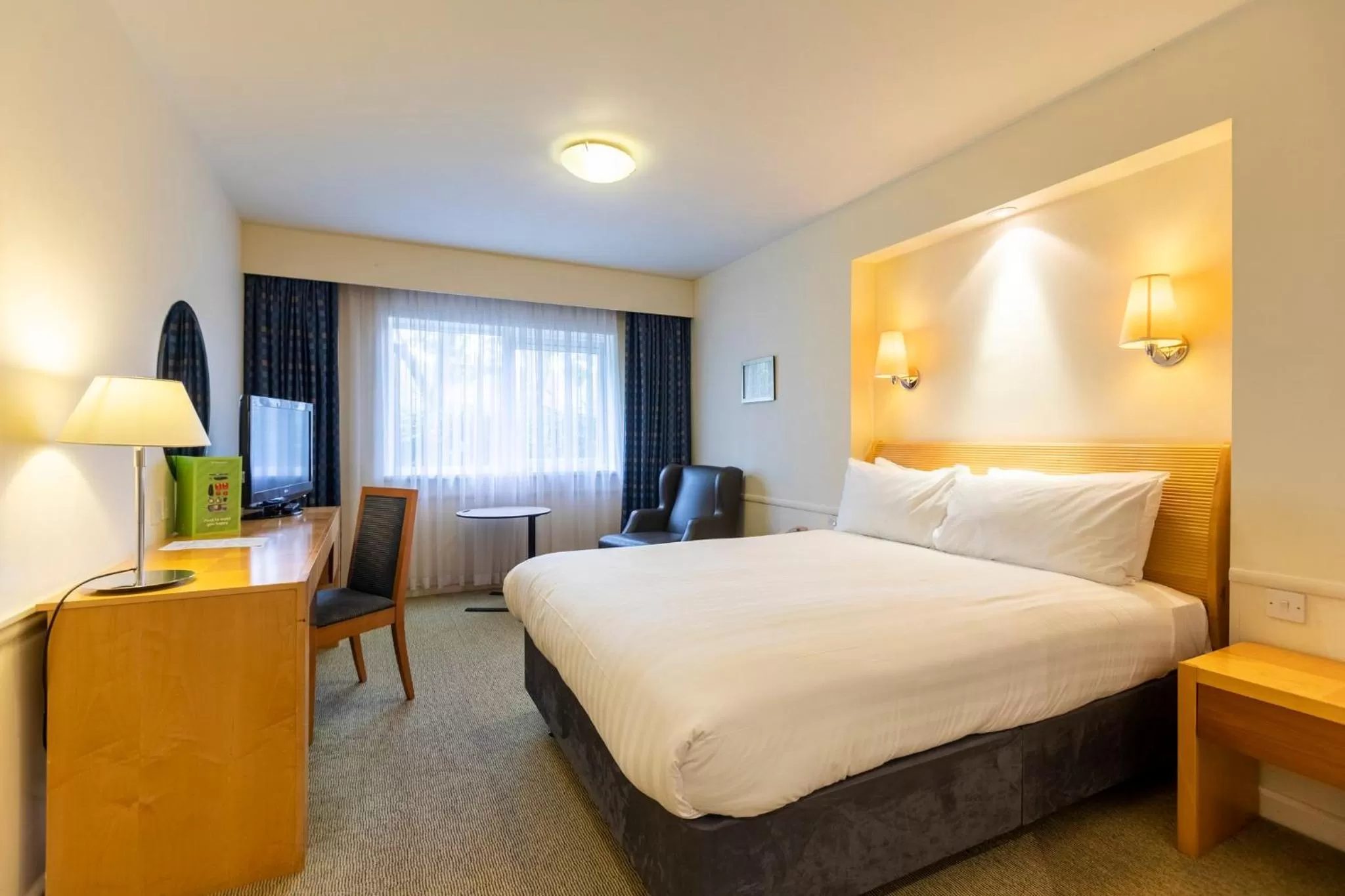 Photo of the whole room, Bed in Holiday Inn Guildford by IHG