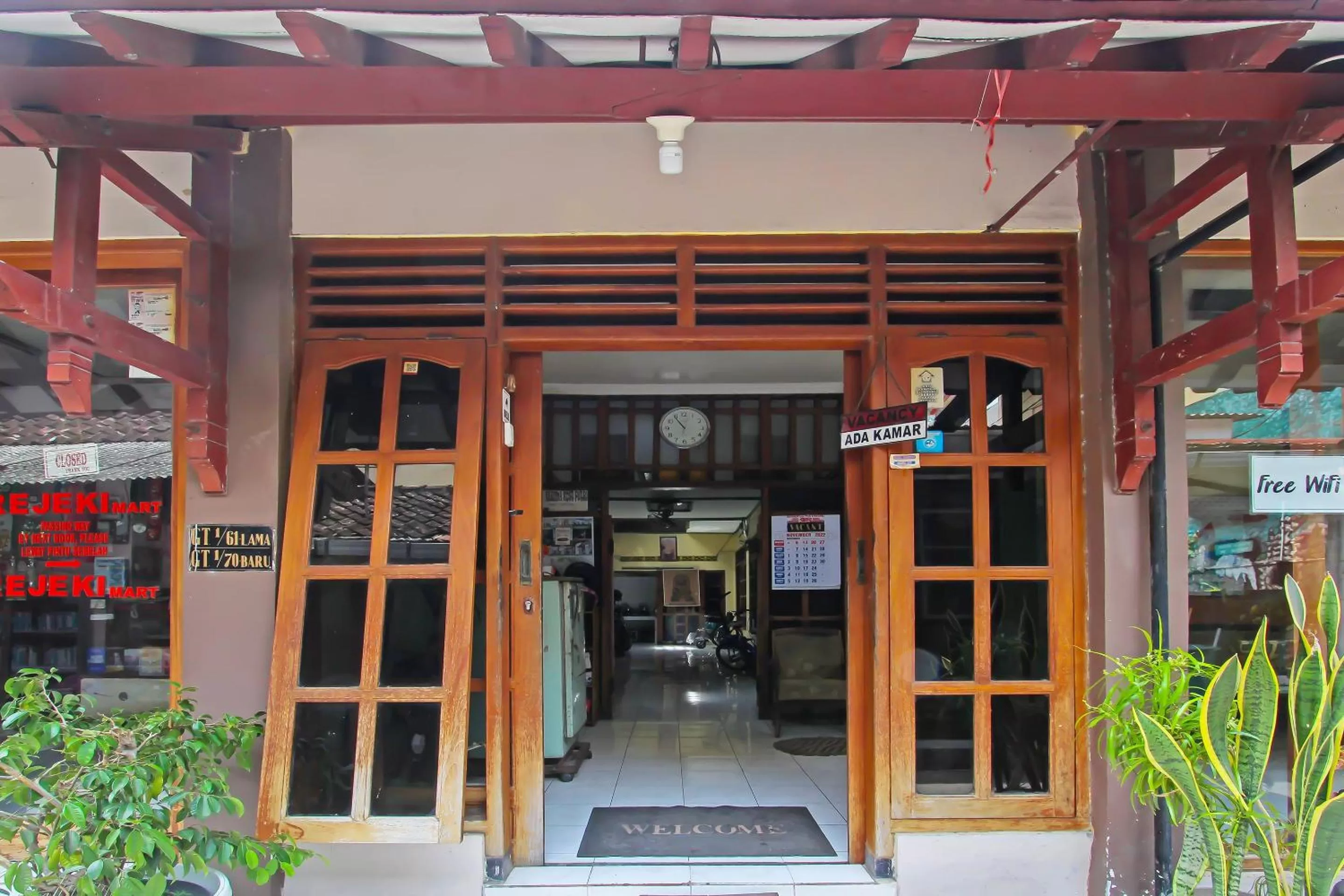 Facade/entrance in SPOT ON 91911 Rejeki Homestay Syariah Malioboro