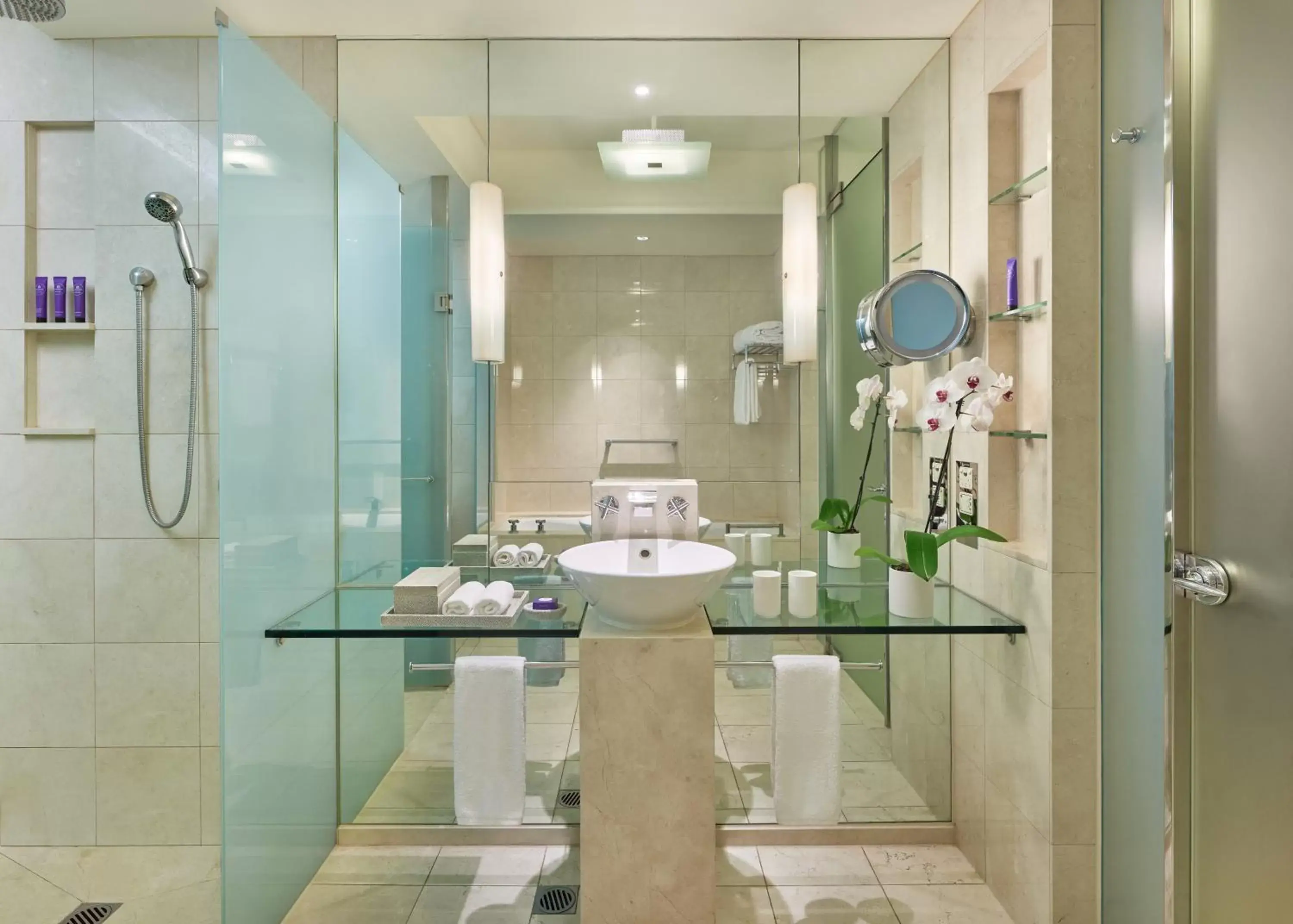 Tower Premium Twin Room - High Floor in The Fullerton Hotel Sydney Tower Premium Twin Room - High Floor in The Fullerton Hotel Sydney