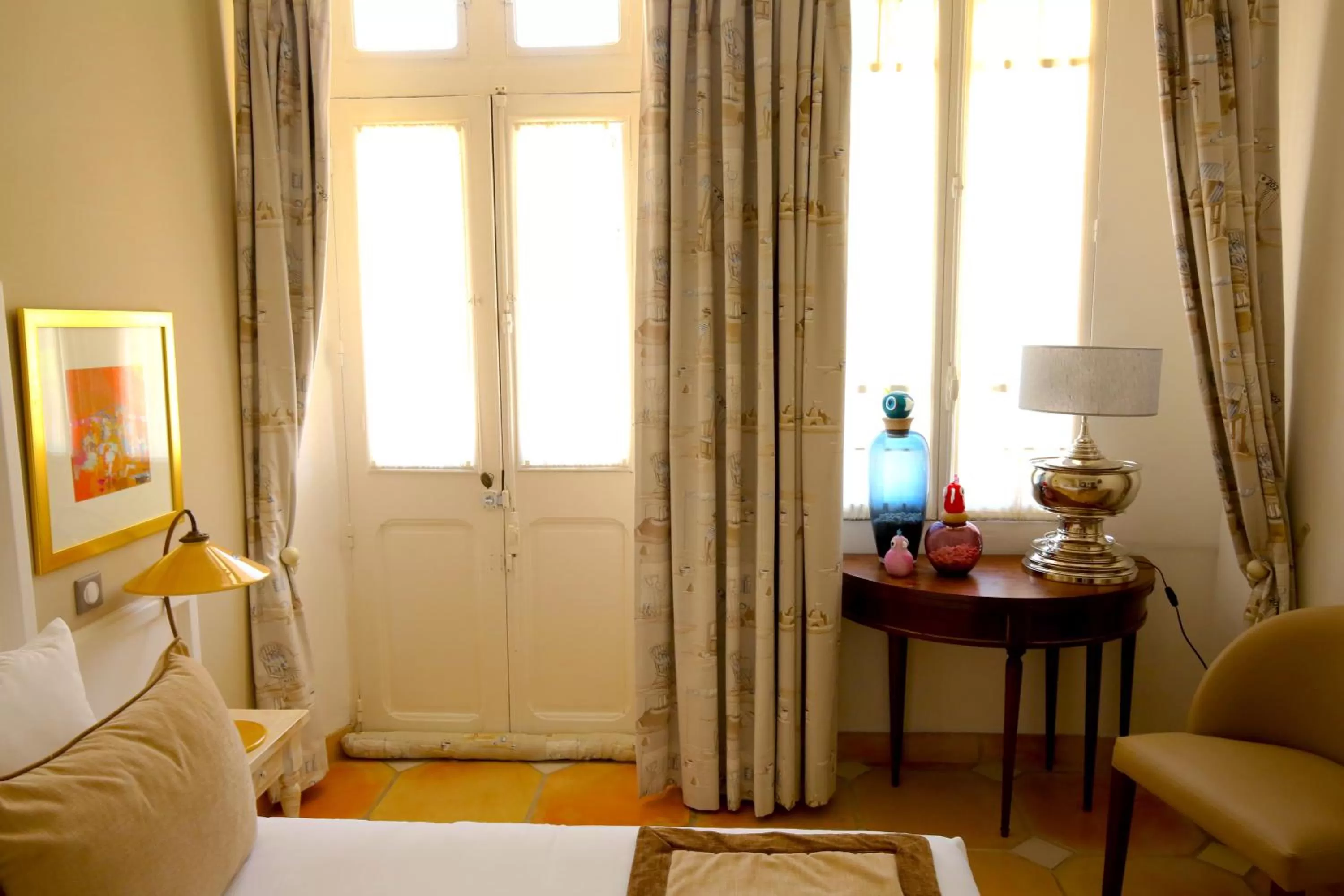 Bed in Hotel Royal Bon Repos