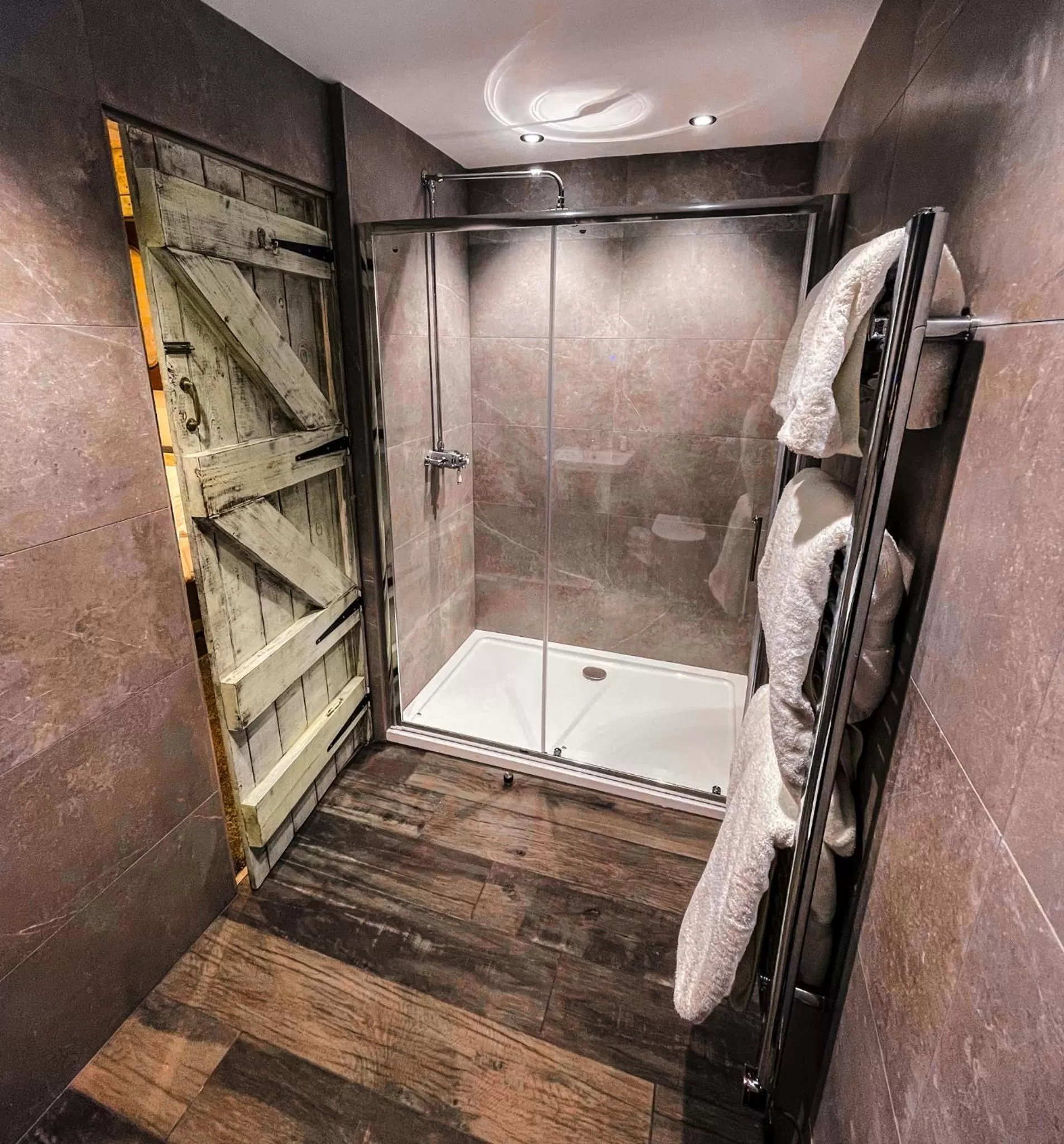 Shower in South Causey Inn