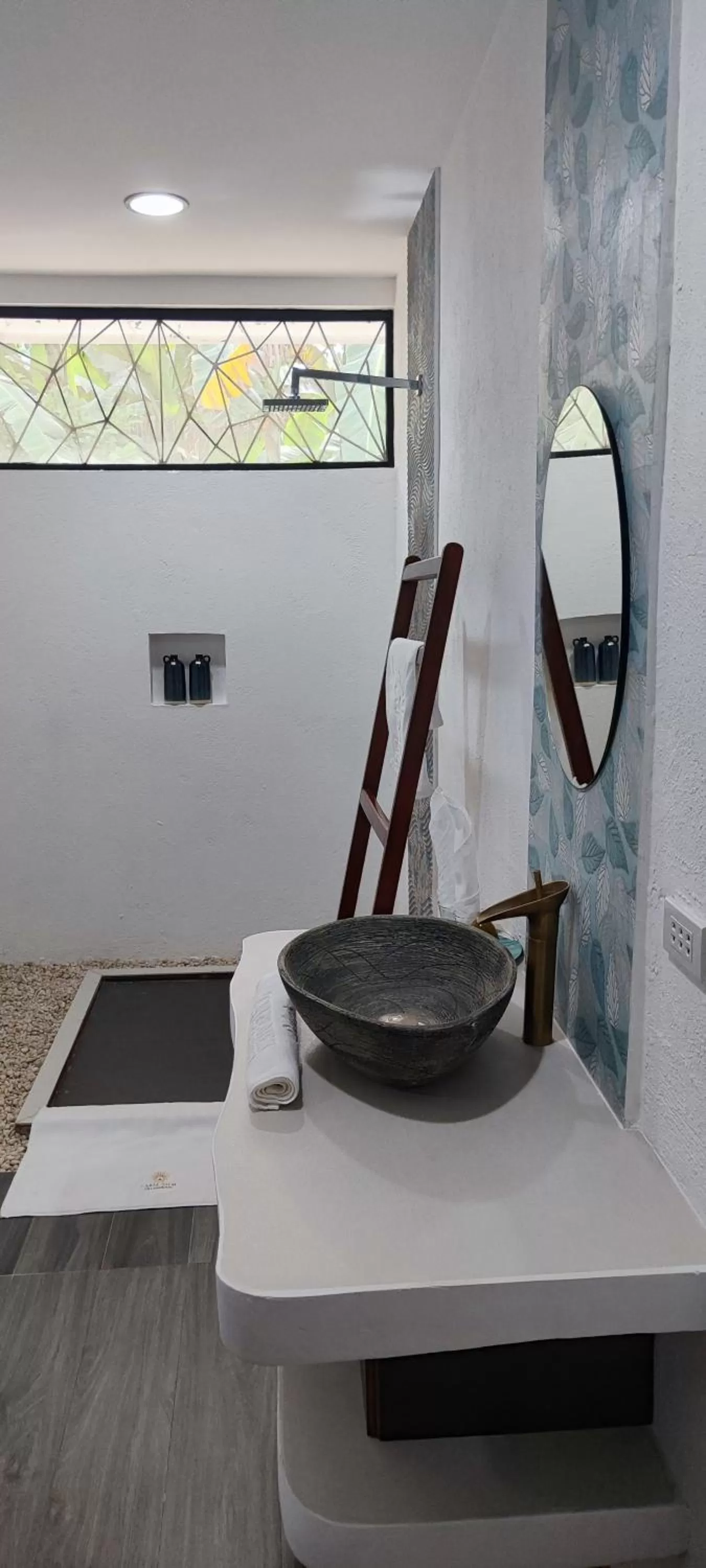 Bathroom in Carpe Diem Villas & Resort Dive & Stay resort