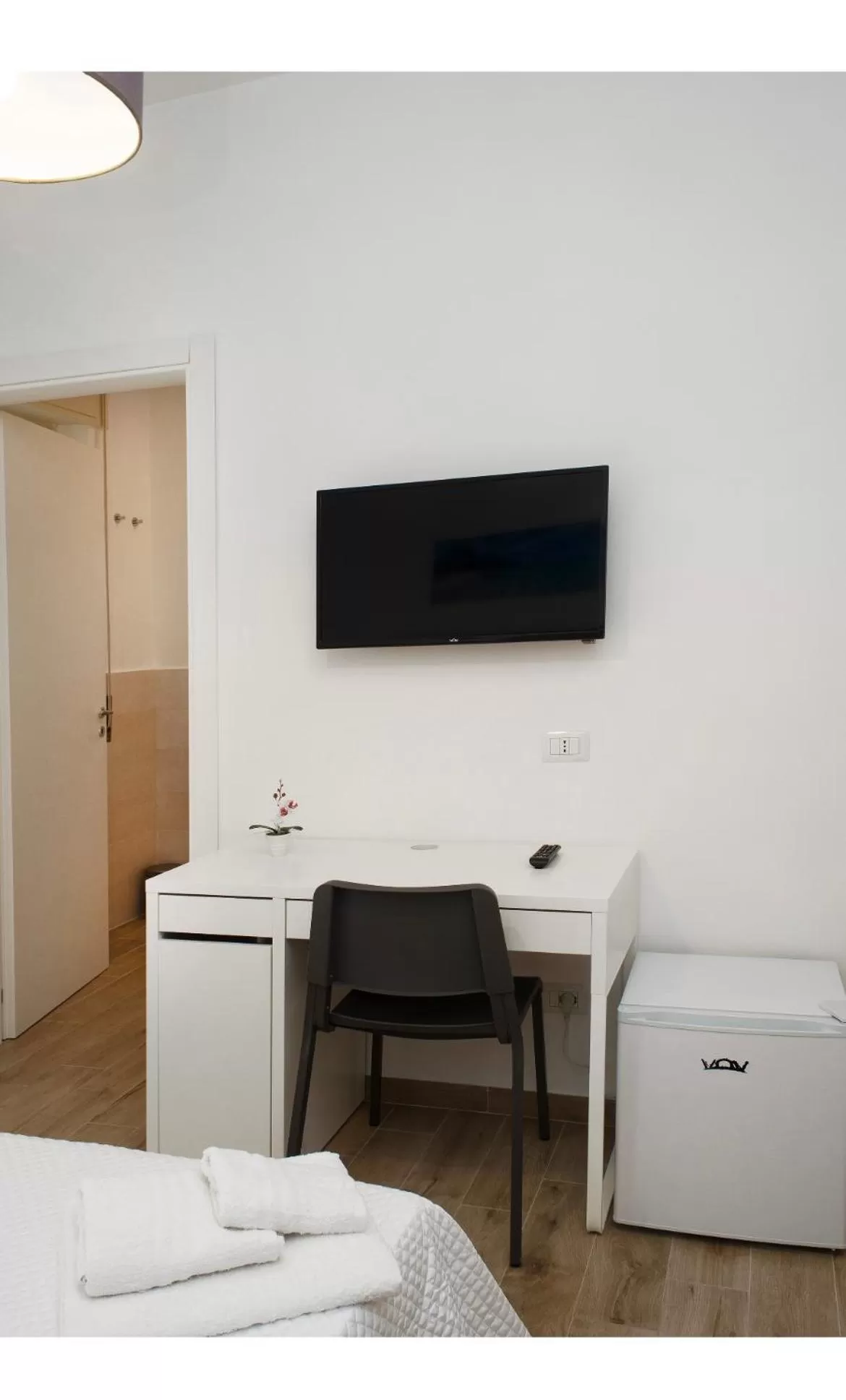 TV/Entertainment Center in B&b CasaCapaldo