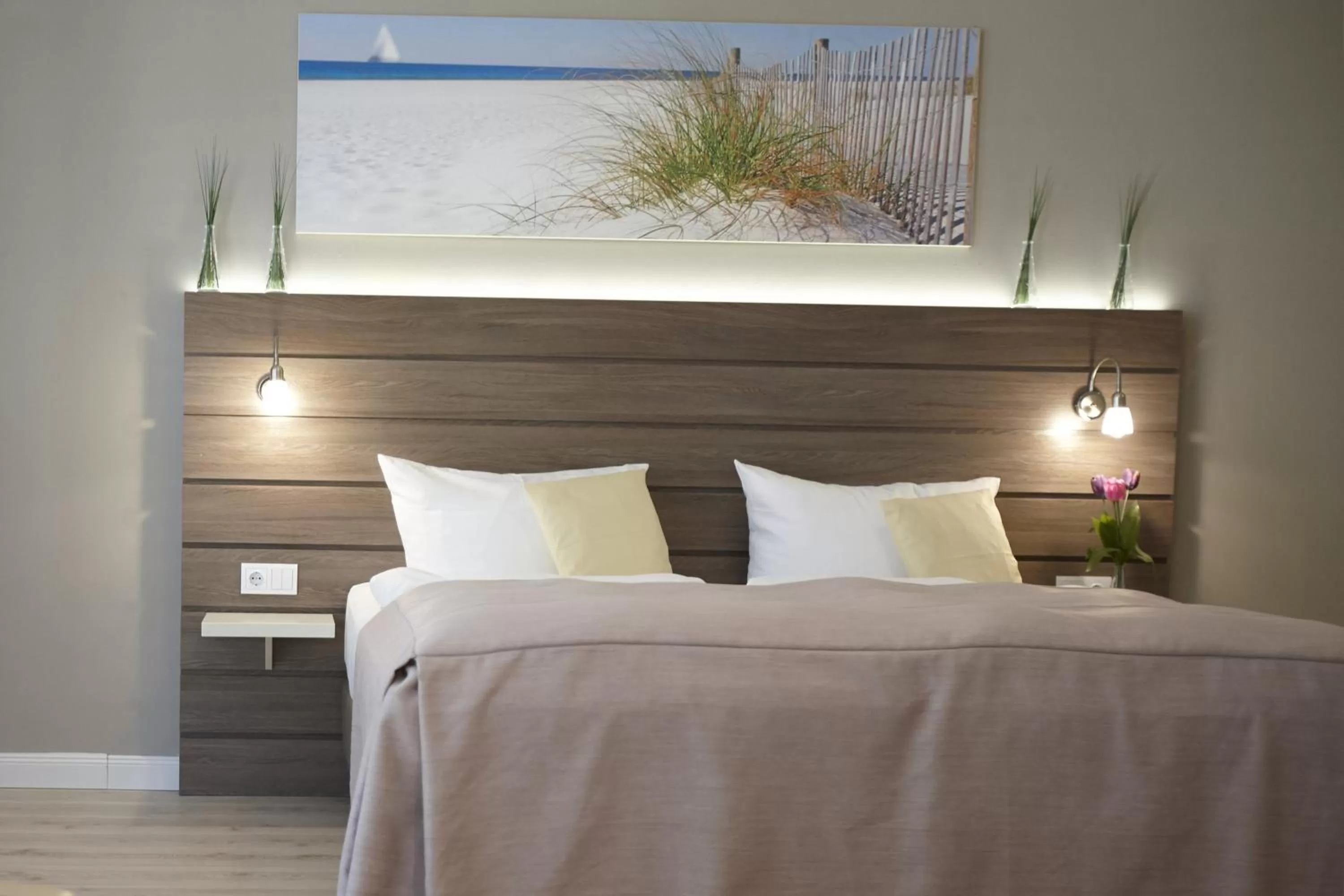 Bedroom, Bed in Hotel Kiel by Golden Tulip