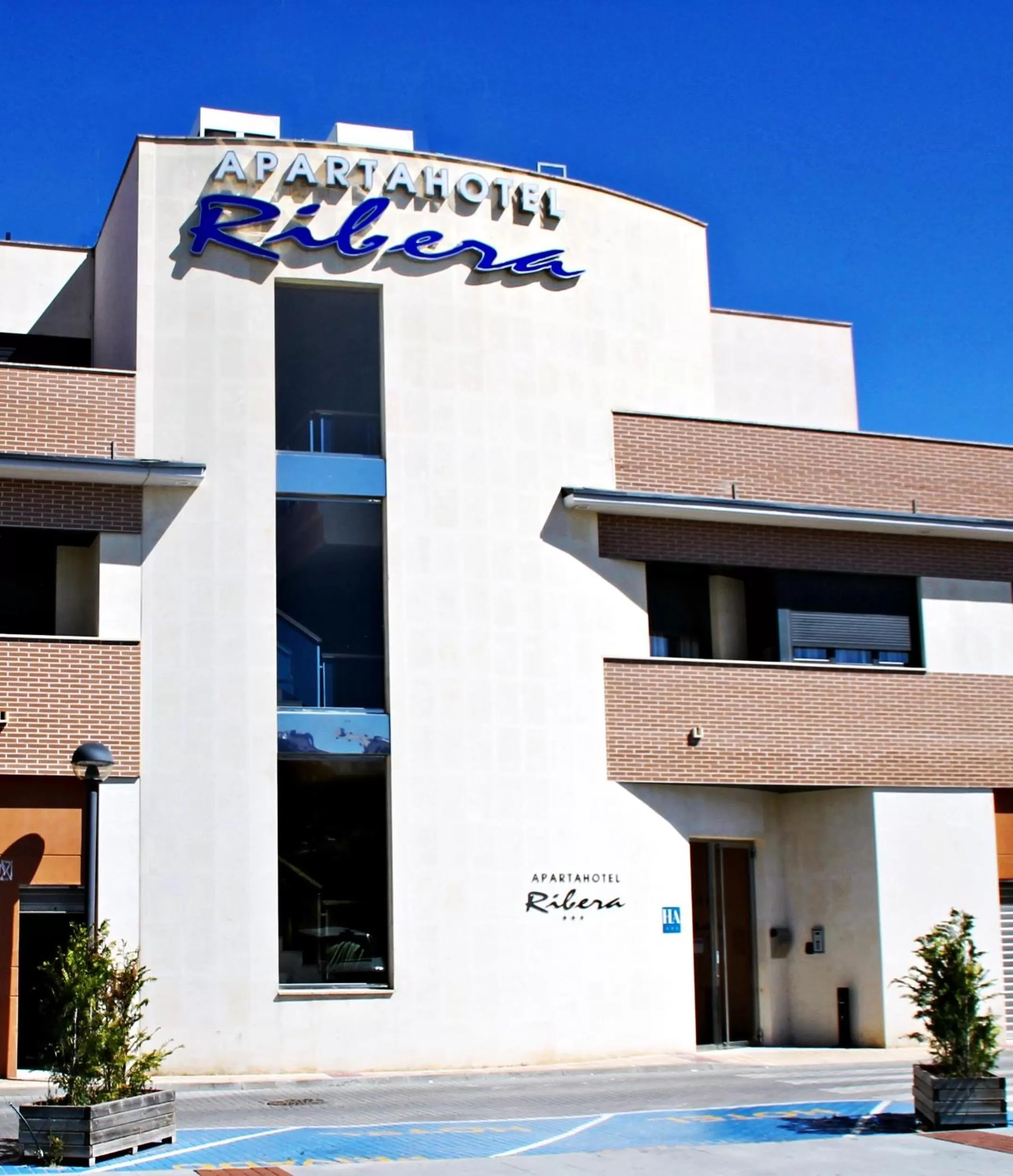 Facade/entrance, Property Logo/Sign in Apartahotel Ribera