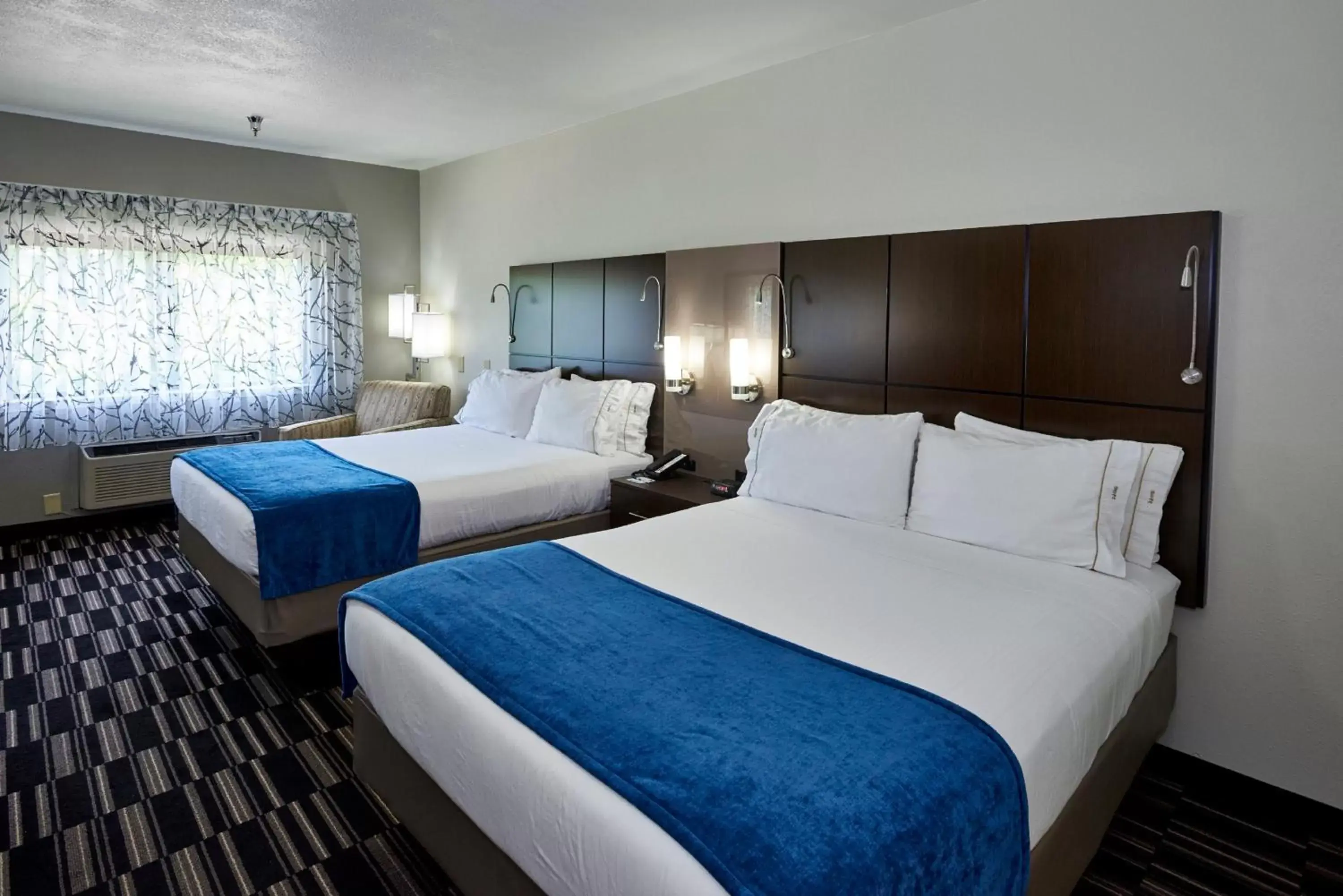 Standard Room with Two Queen Beds in Holiday Inn Express & Suites Birmingham South - Pelham, an IHG Hotel Standard Room with Two Queen Beds in Holiday Inn Express & Suites Birmingham South - Pelham, an IHG Hotel