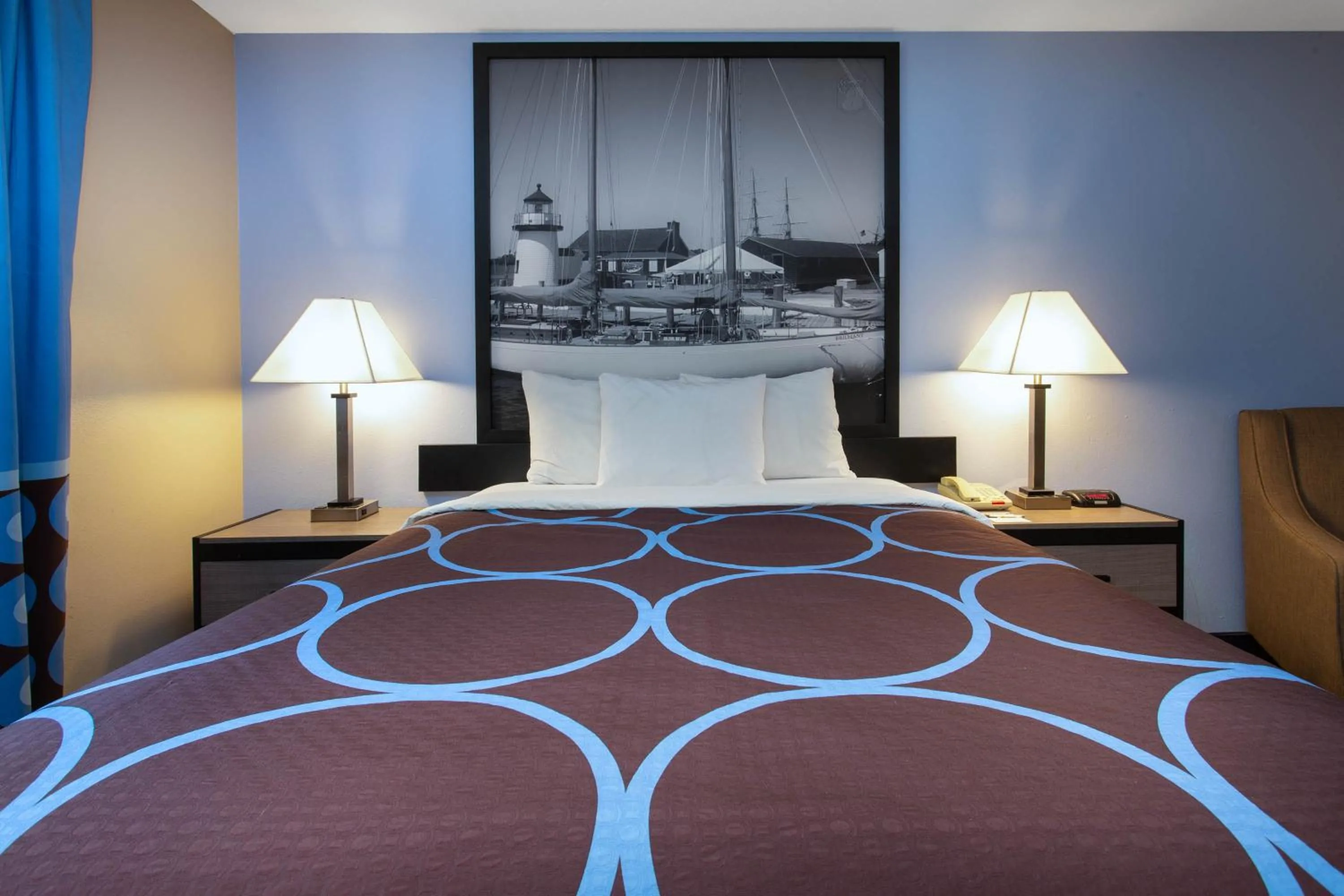 Bed in Super 8 by Wyndham Cromwell/Middletown