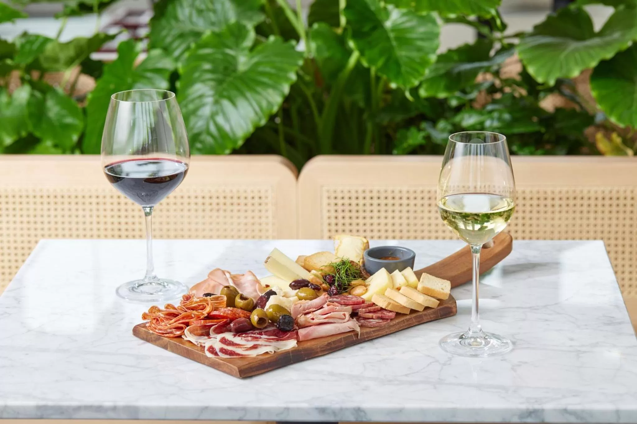 Restaurant/places to eat in Kimpton - The Forum Hotel by IHG