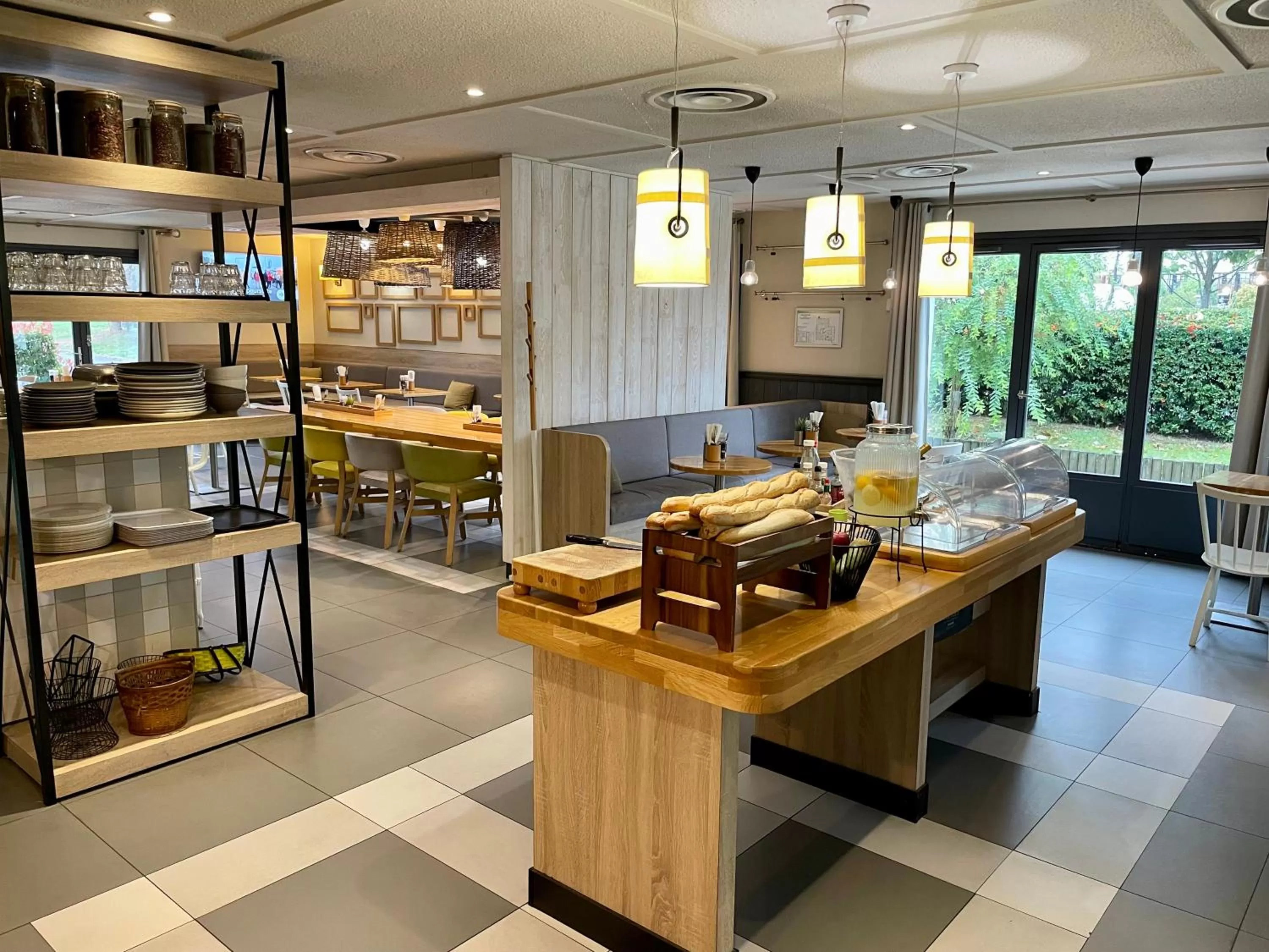 Restaurant/places to eat in Campanile Villepinte - Parc des Expositions