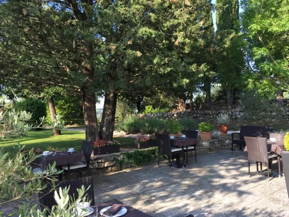 Patio in Le Moulin de Varrians