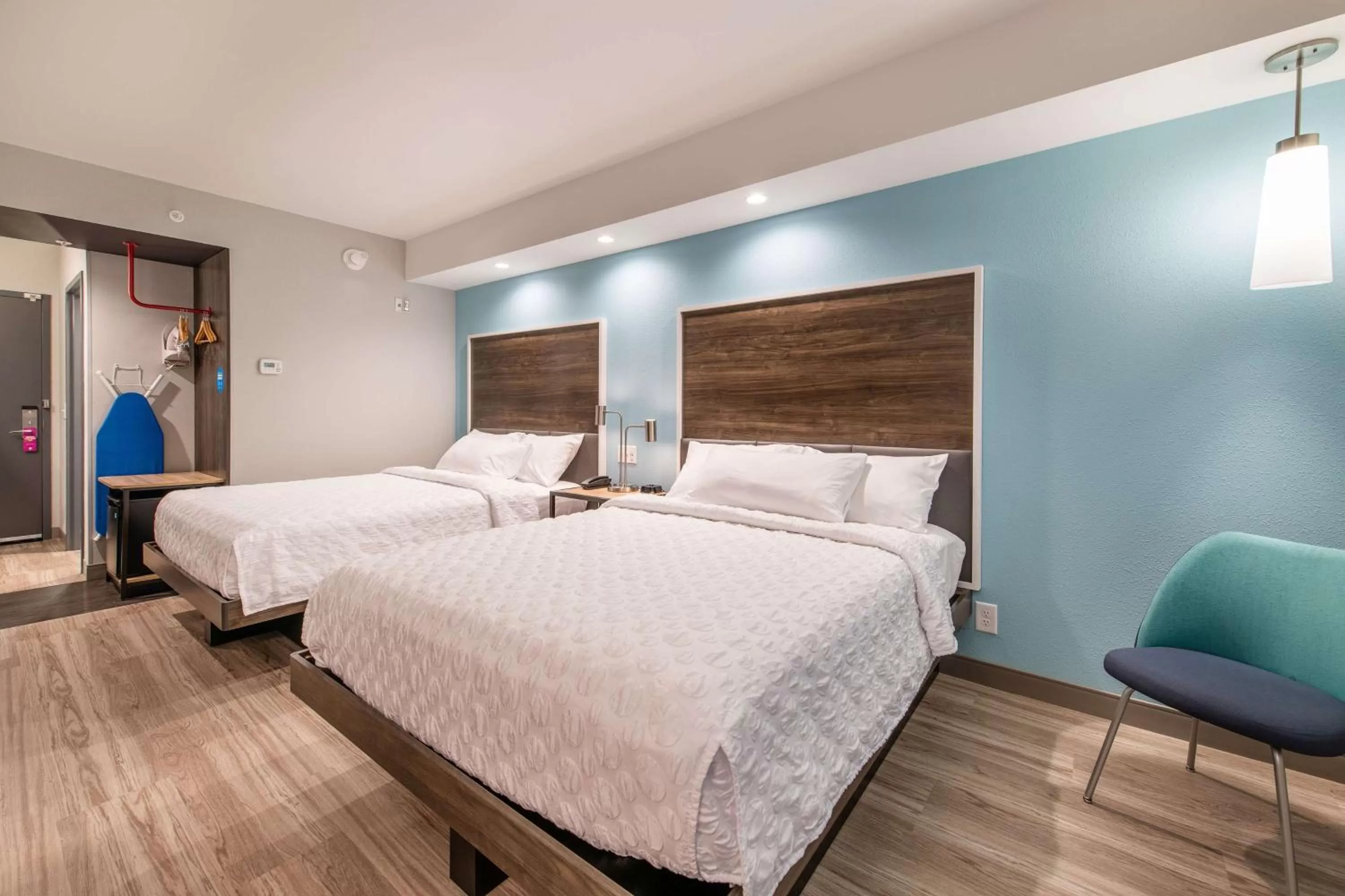 Photo of the whole room, Bed in Tru by Hilton Fayetteville I-95