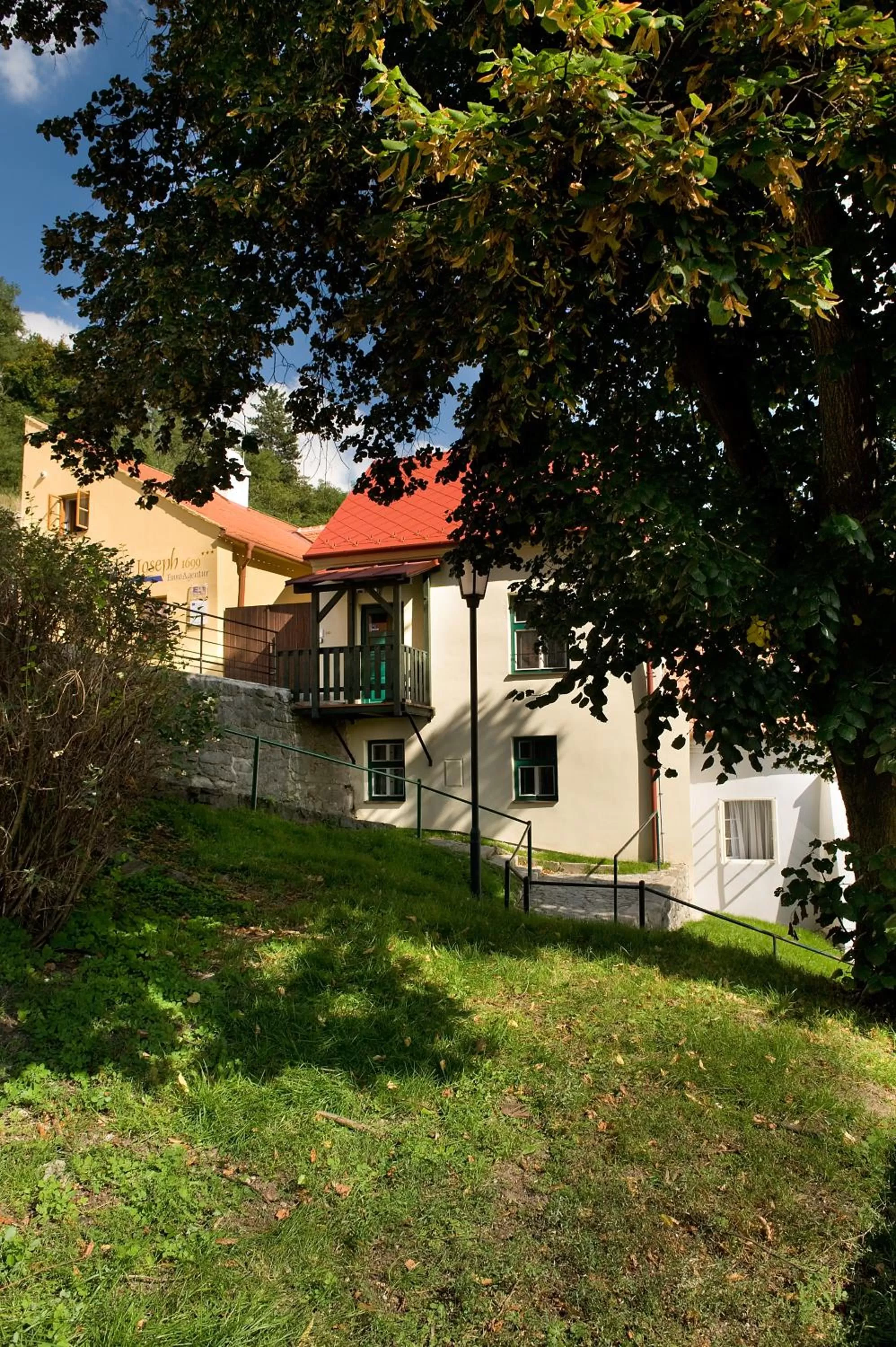 Property building in Hotel Joseph 1699