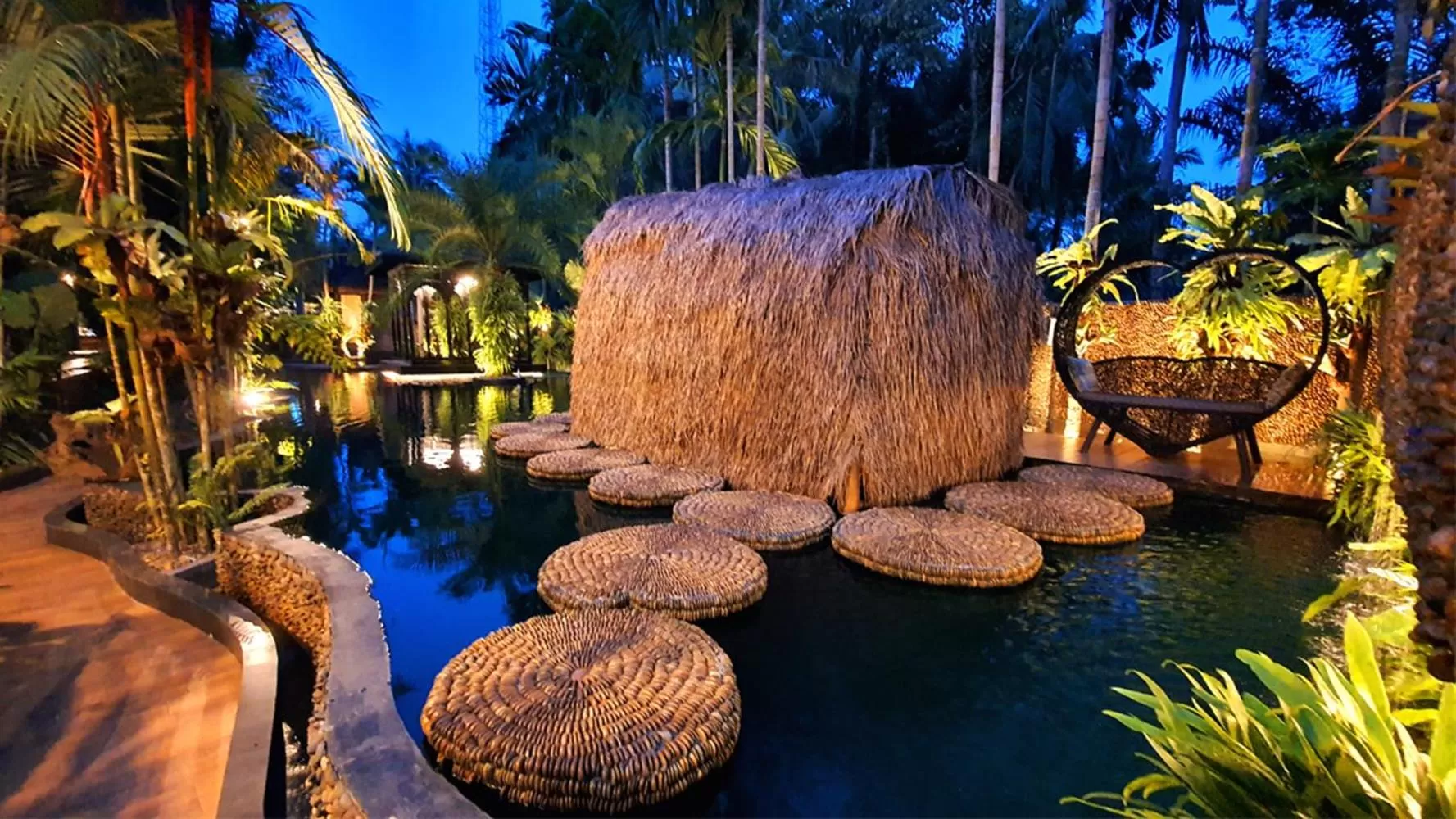 Swimming pool in Baan Habeebee Resort