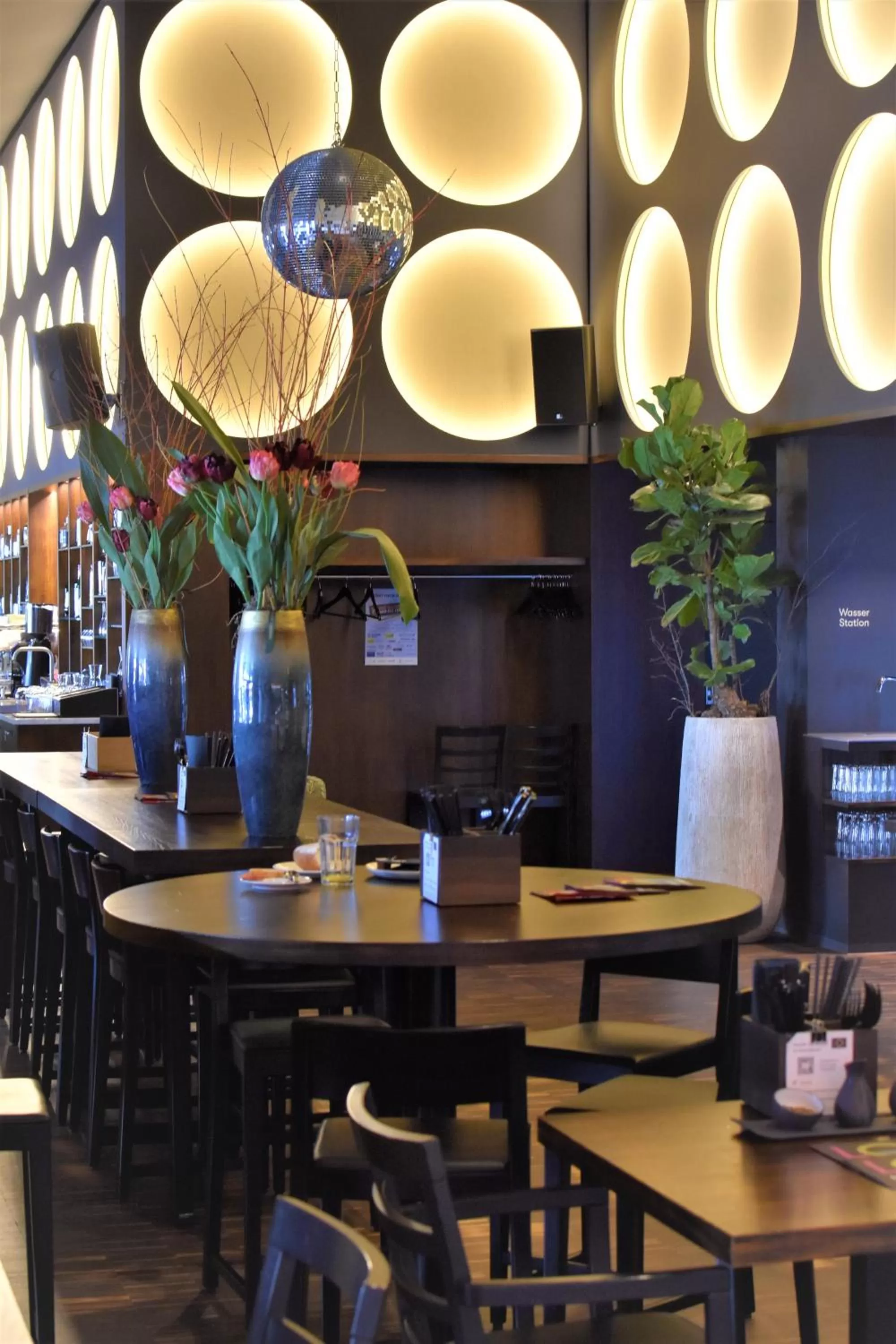 Restaurant/places to eat in Hotel Lo! im Kreuz Jona