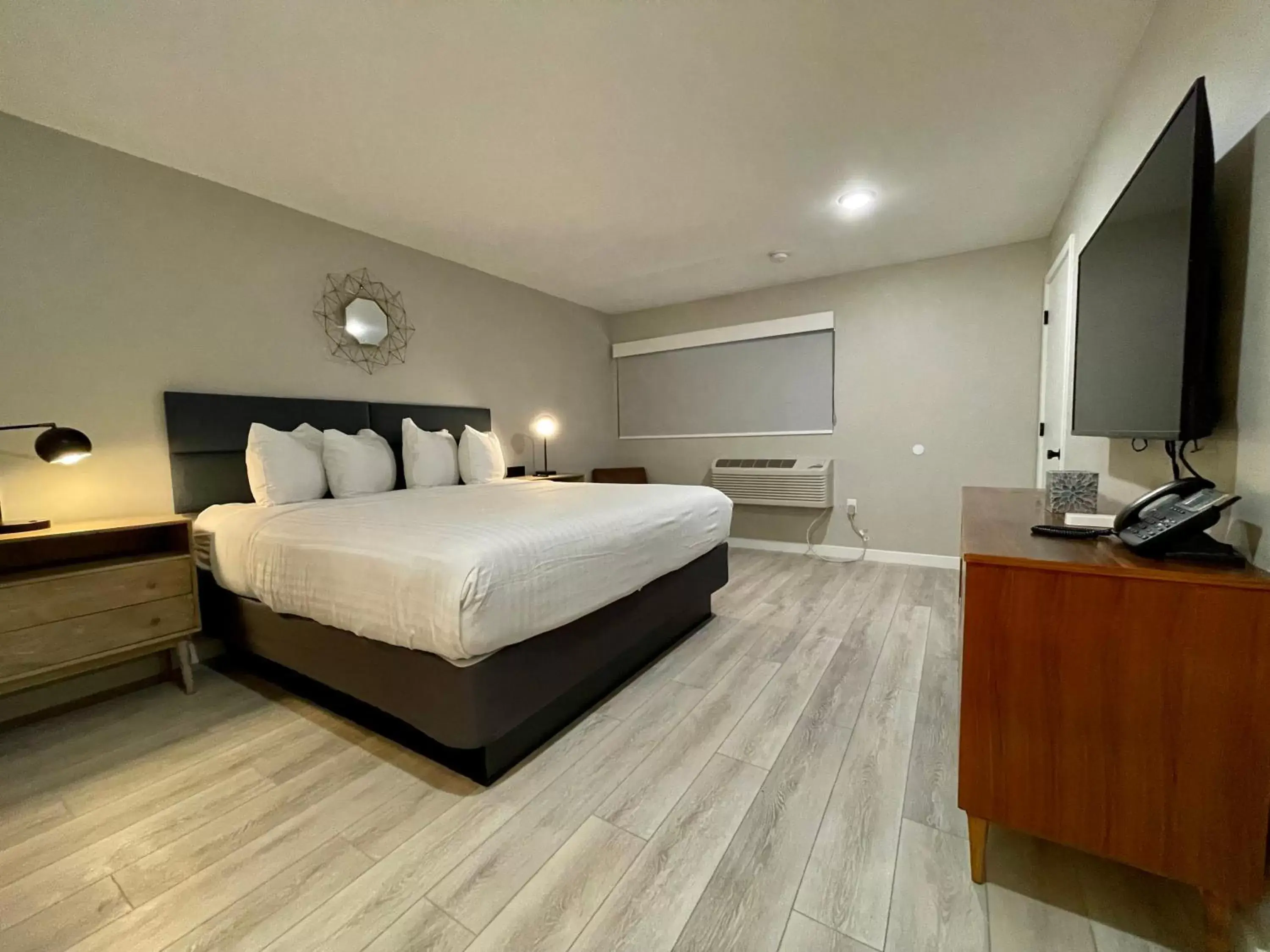 King Suite in Arizona Sunset Inn & Suites King Suite in Arizona Sunset Inn & Suites