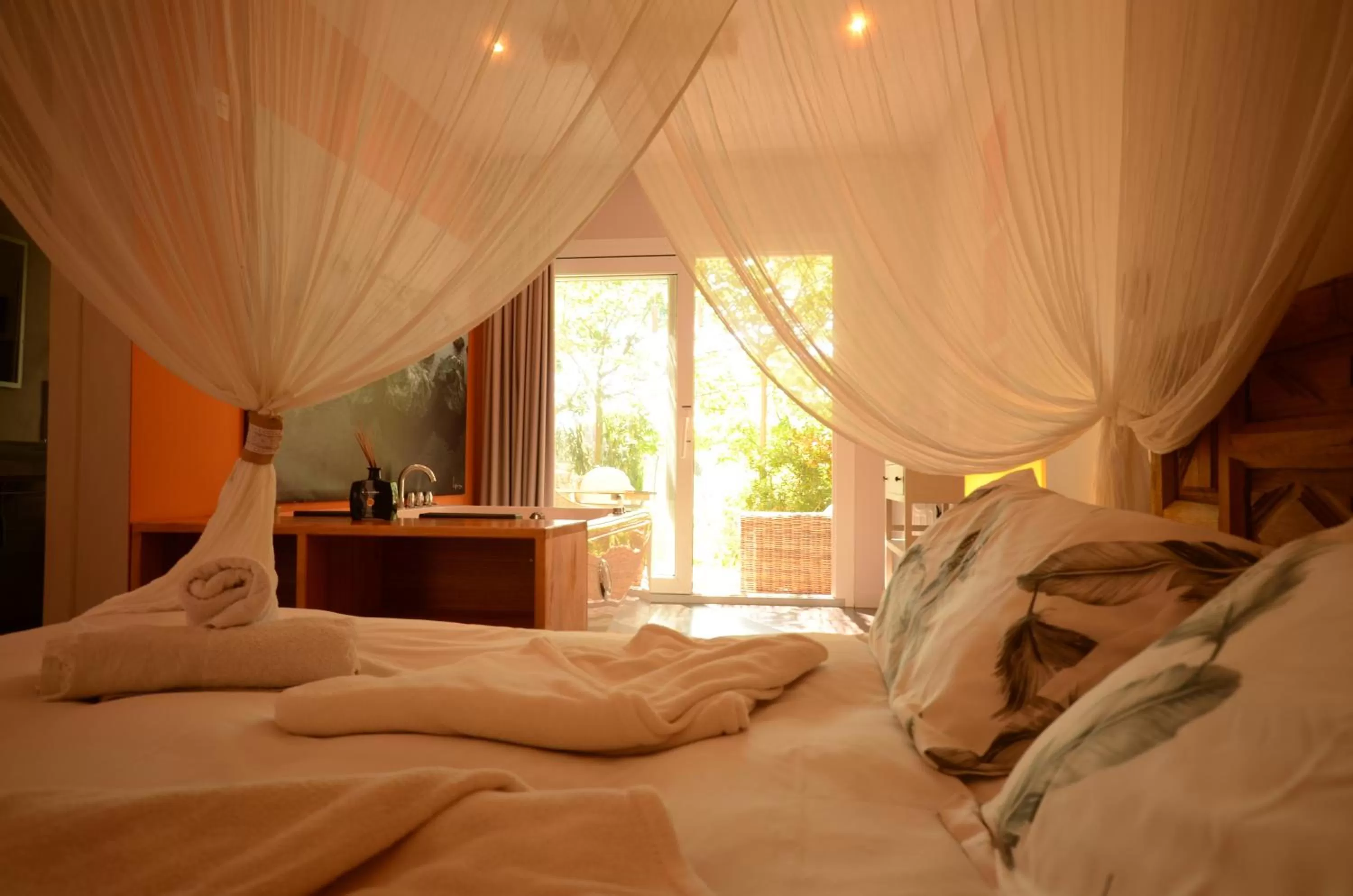 Photo of the whole room, Bed in El Pao Spa