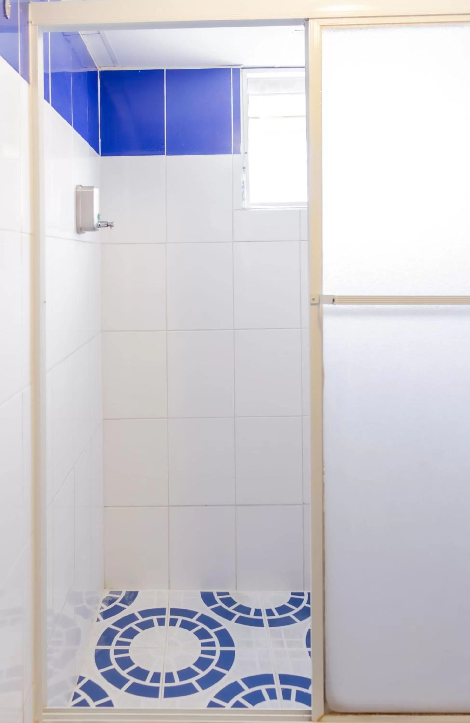 Bathroom in Hostal Antares