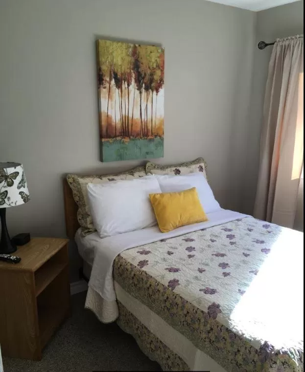 Bed in Restland Motel