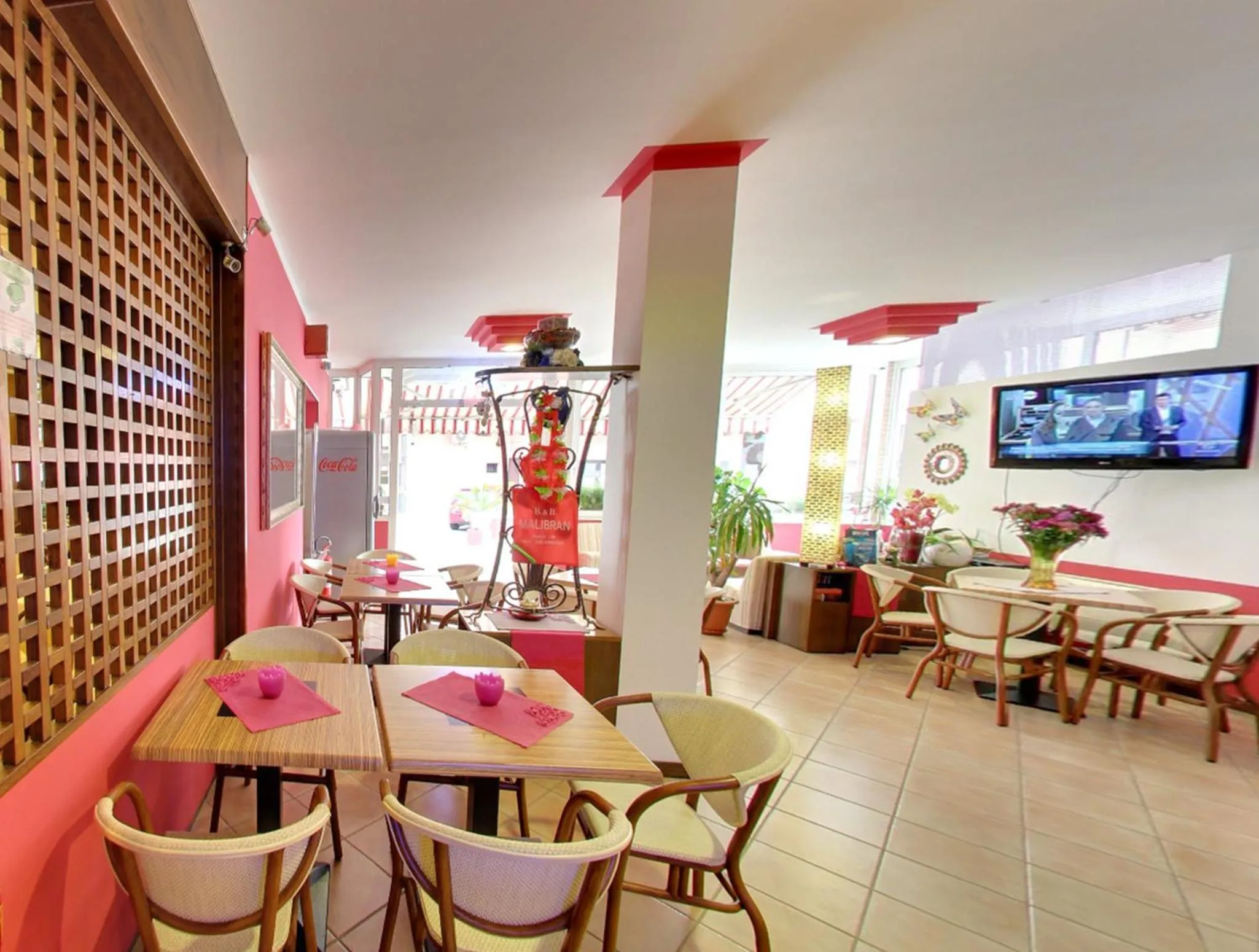 Restaurant/places to eat in Hotel Malibran