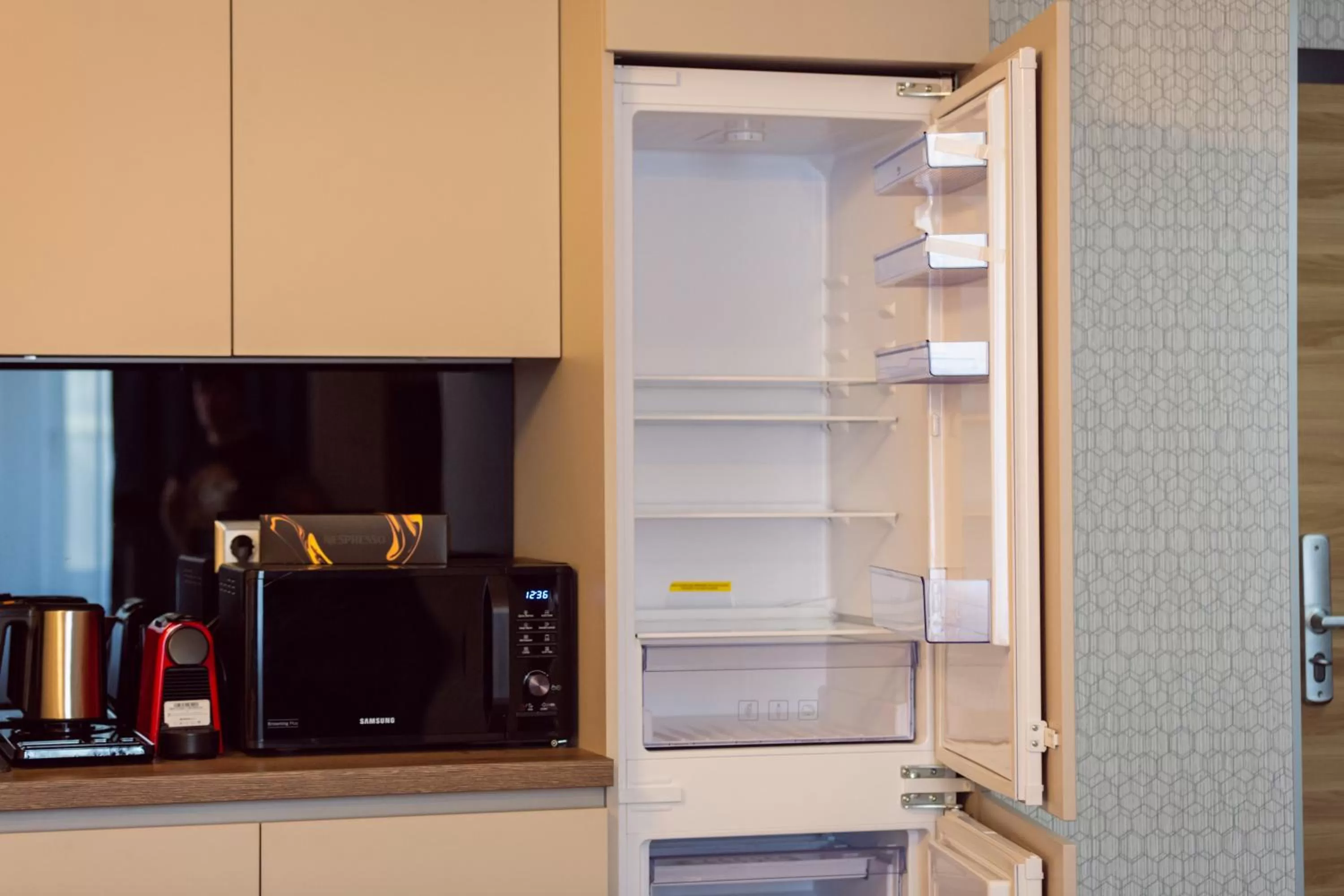 Coffee/tea facilities in Bach Apartments