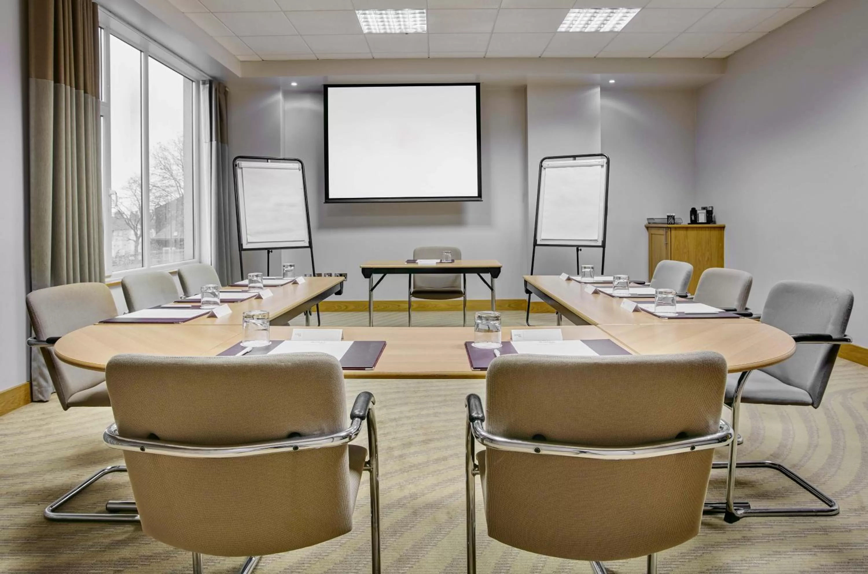 Meeting/conference room in Leonardo Hotel Swindon