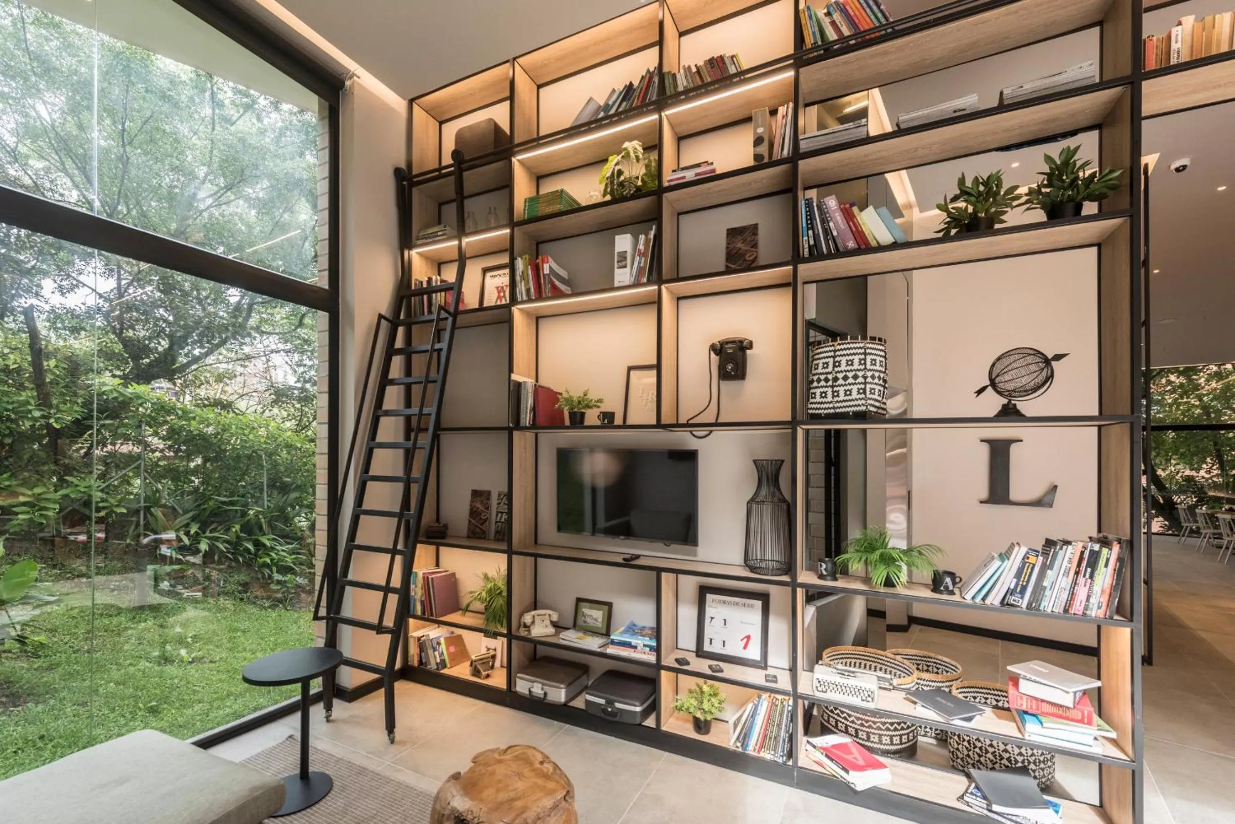 Library in Lettera Hotel