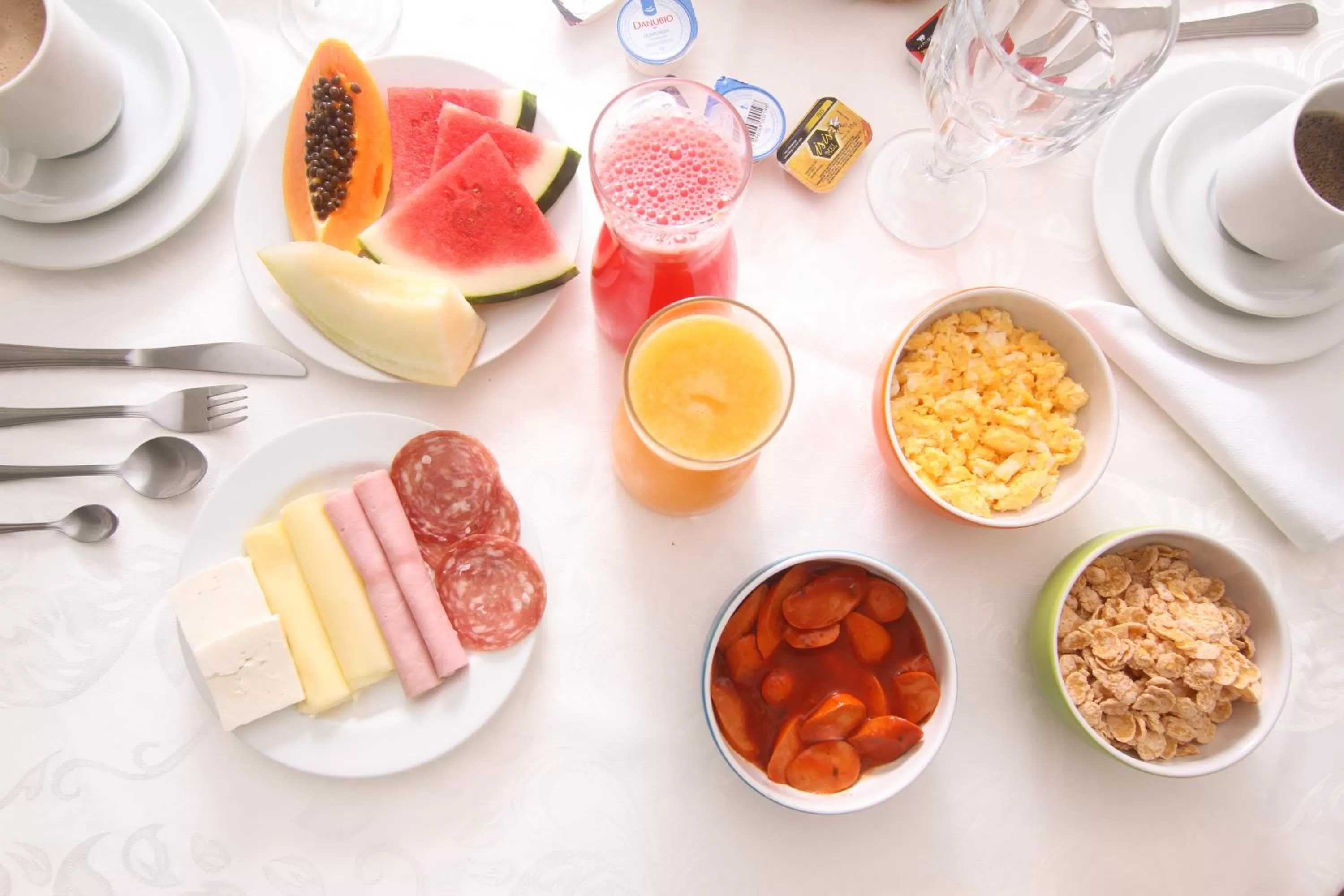 Breakfast in Guest House Guarujá