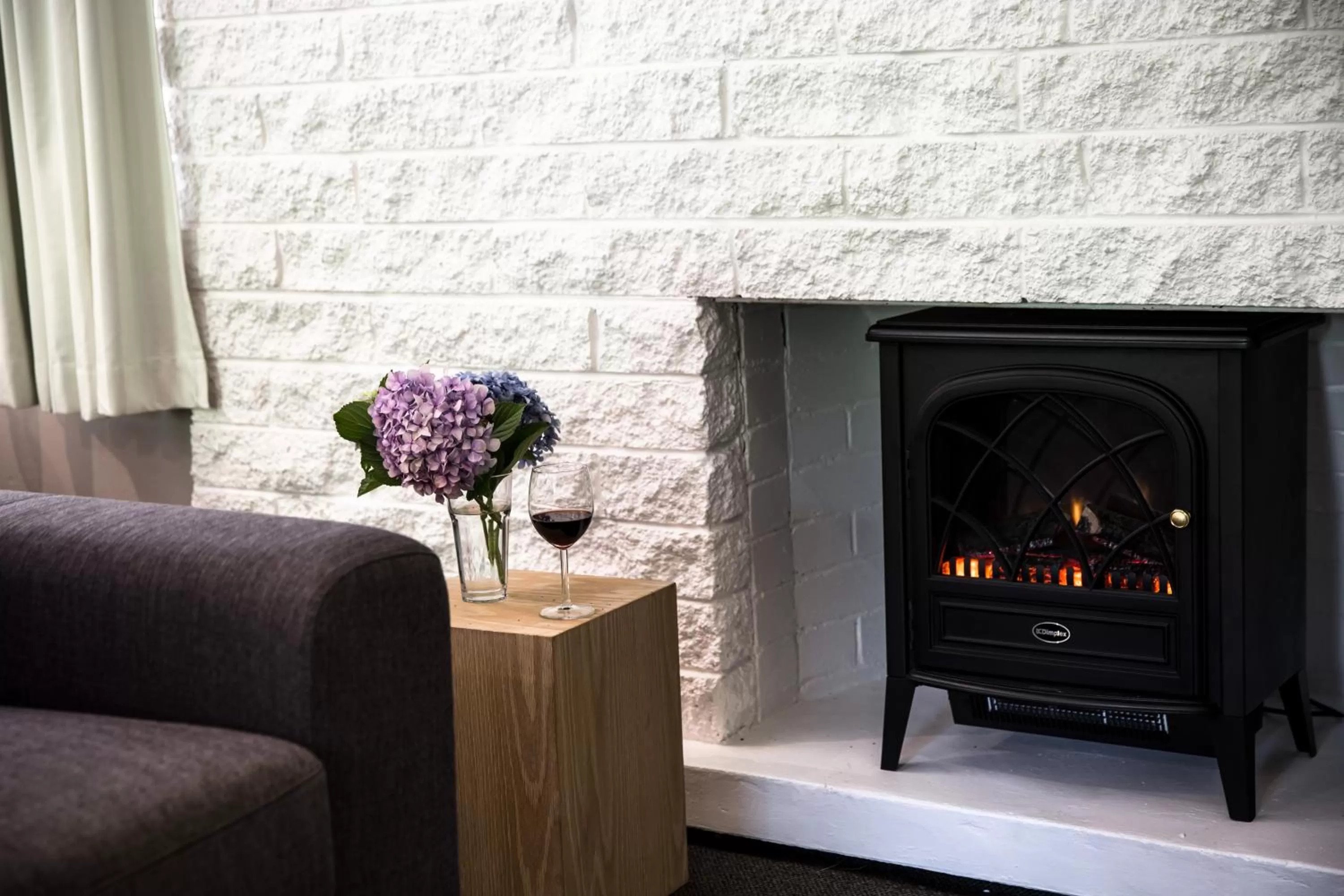 Alcoholic drinks in Tall Trees Motel Mountain Retreat