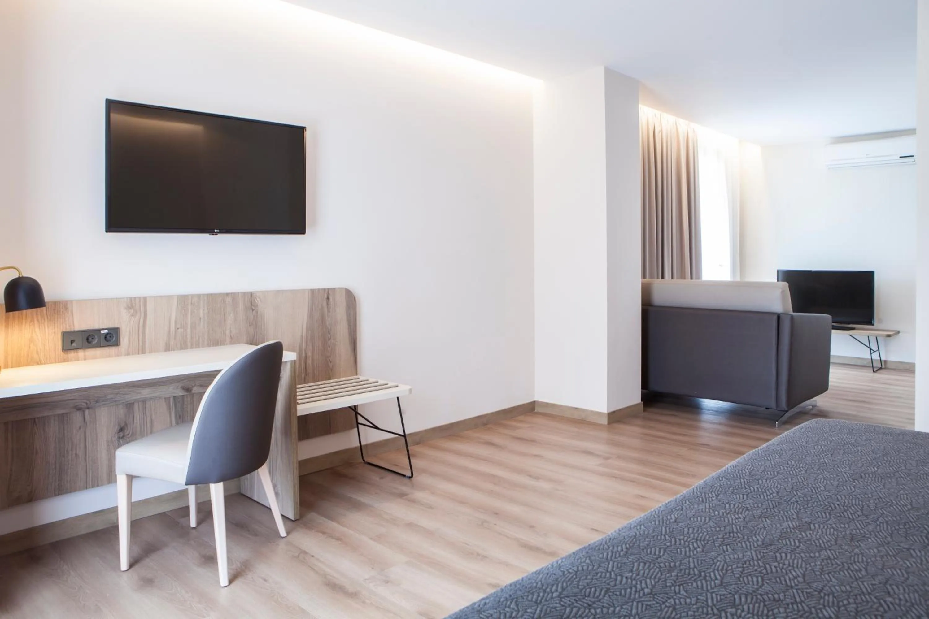 Seating area, Bed in Hotel Presidente 4 sup