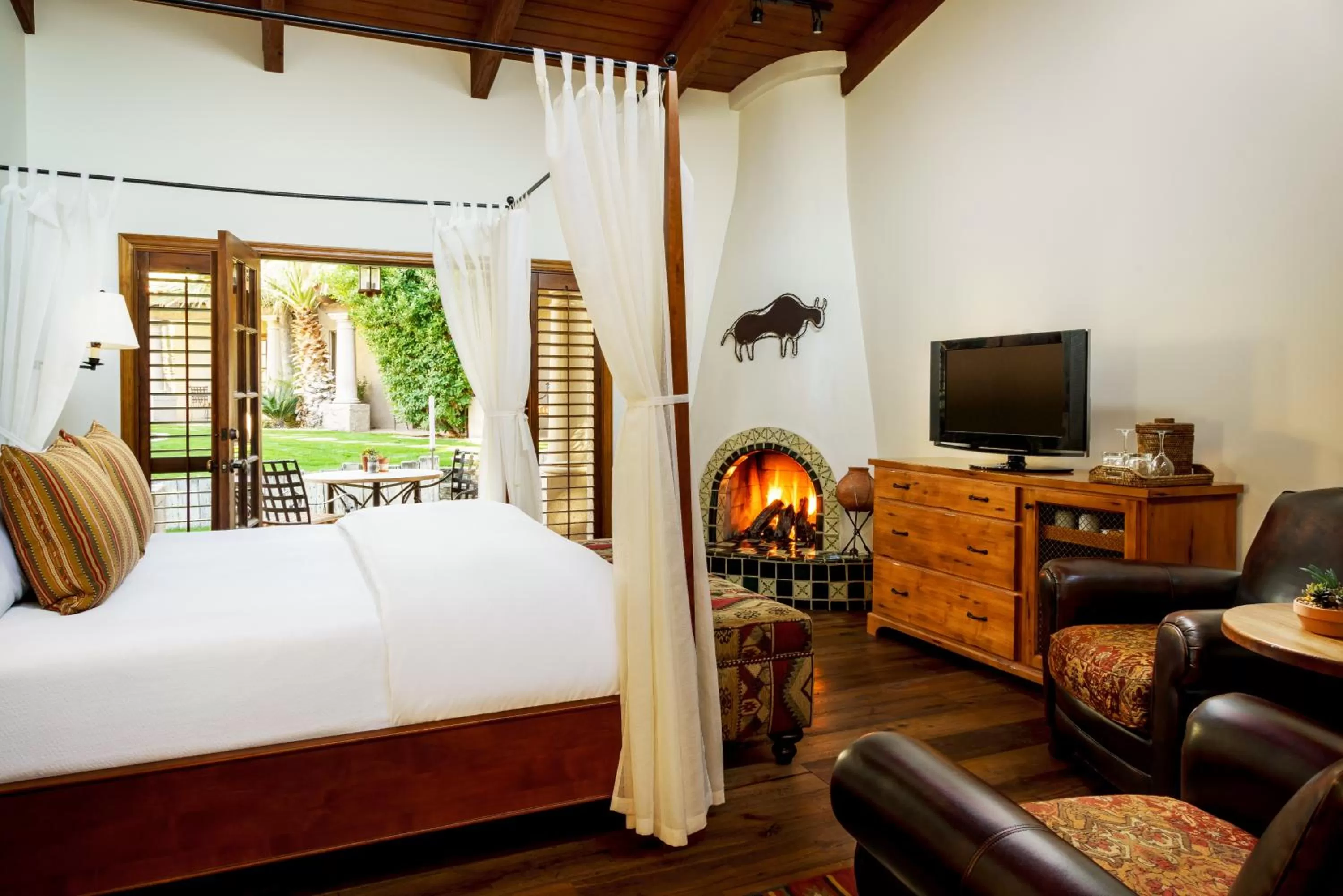 Photo of the whole room, Bed in The Hermosa Inn