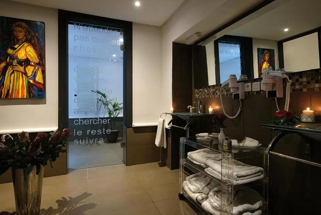Shower in Le Sphinx Boutique Hôtel