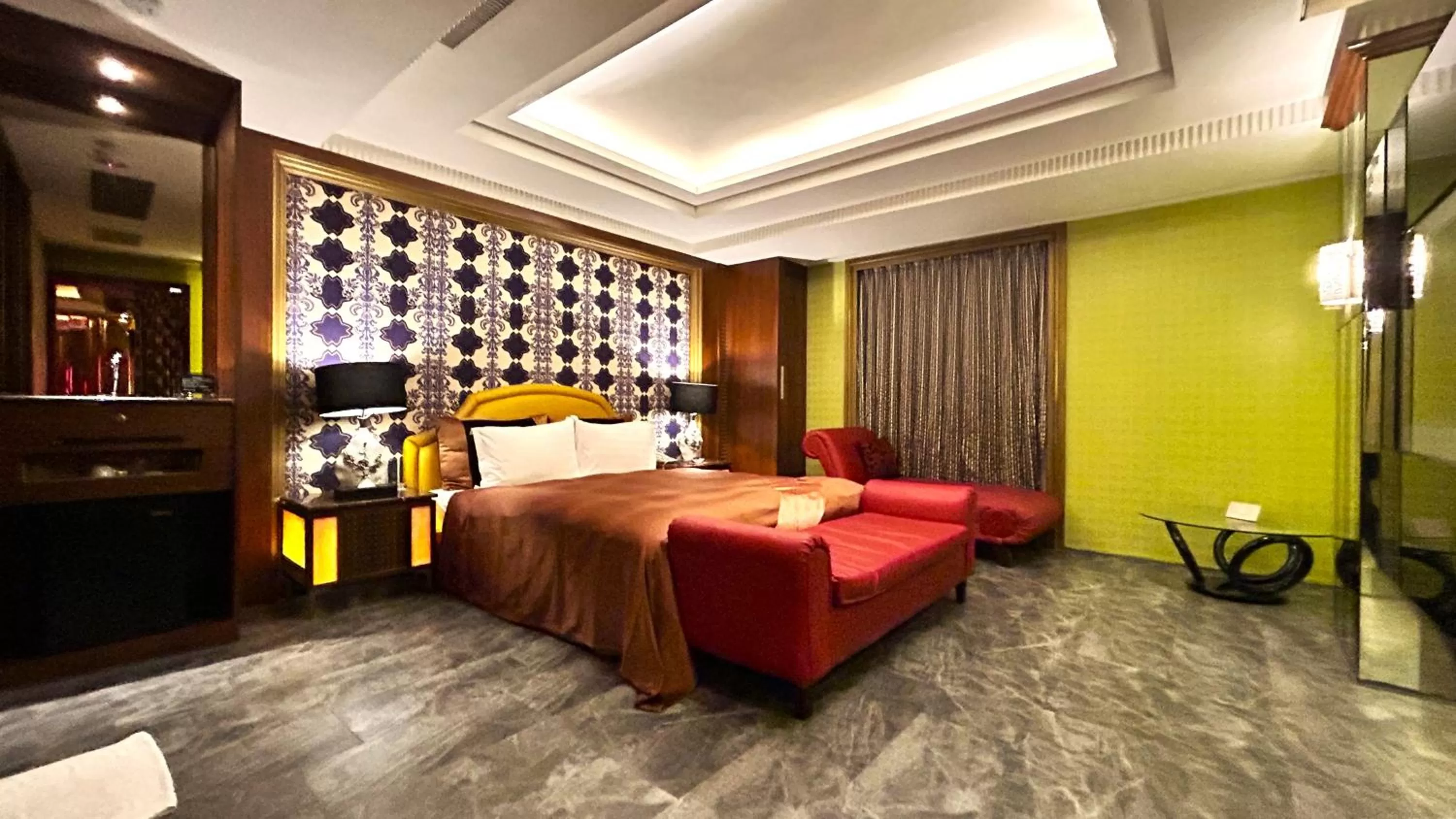 Photo of the whole room, Bed in Shining Motel