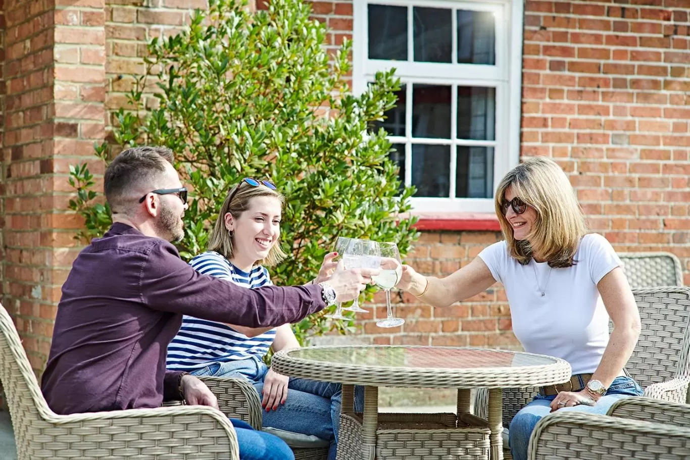 Patio in The Frampton Arms