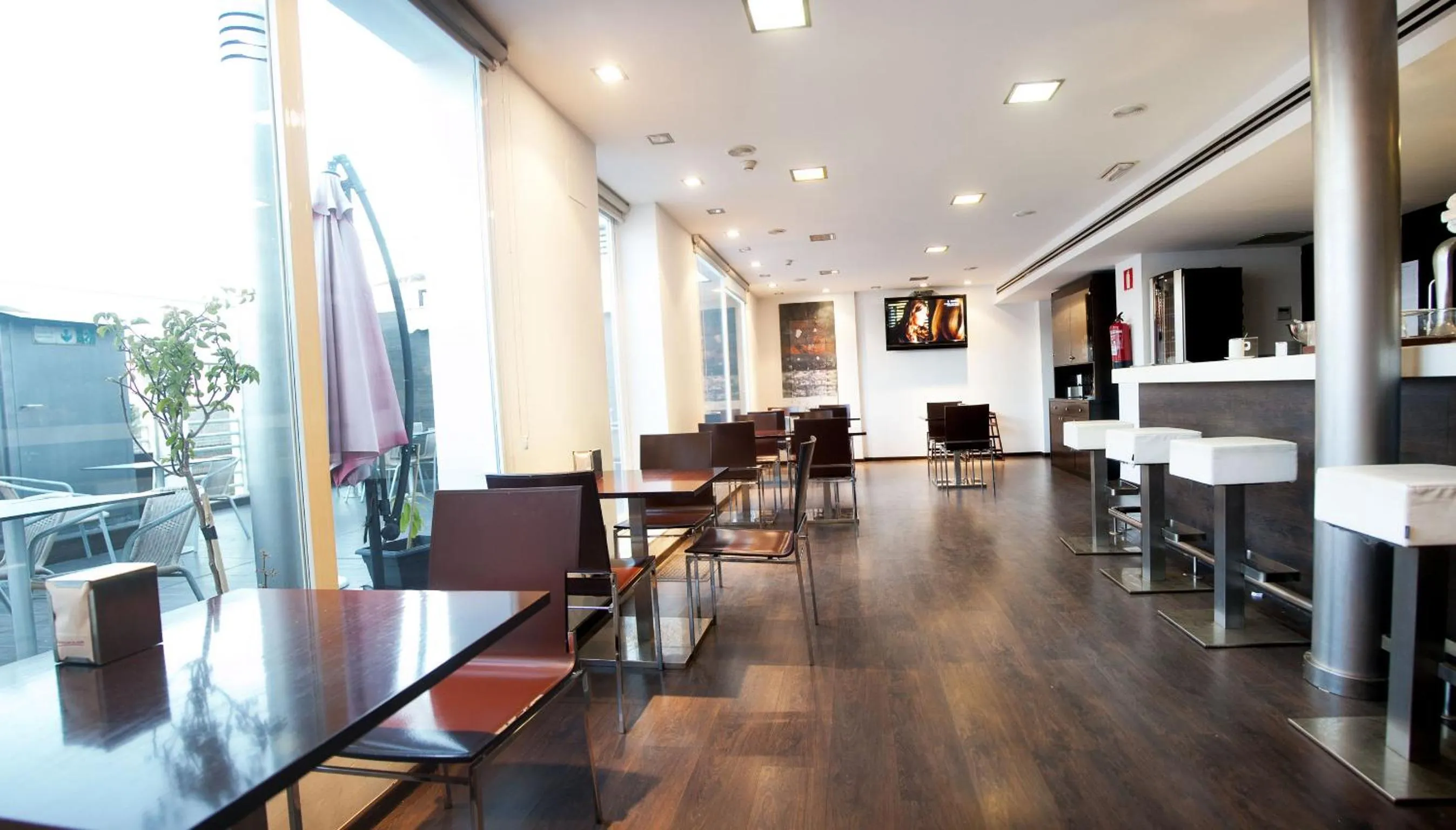 Lounge or bar in Hotel Universal by Maxi Hoteles