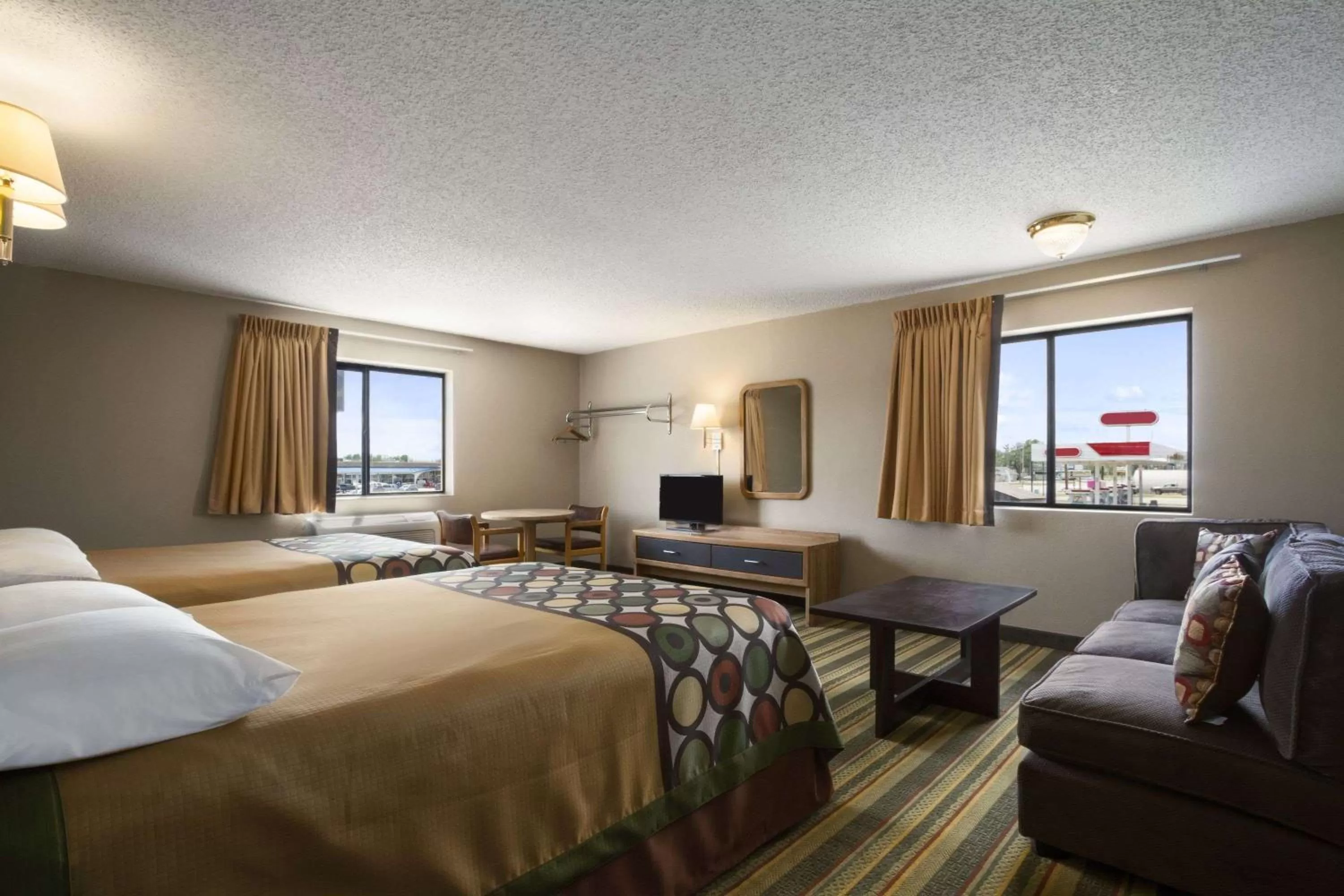 Photo of the whole room, Bed in Super 8 by Wyndham Blackwell