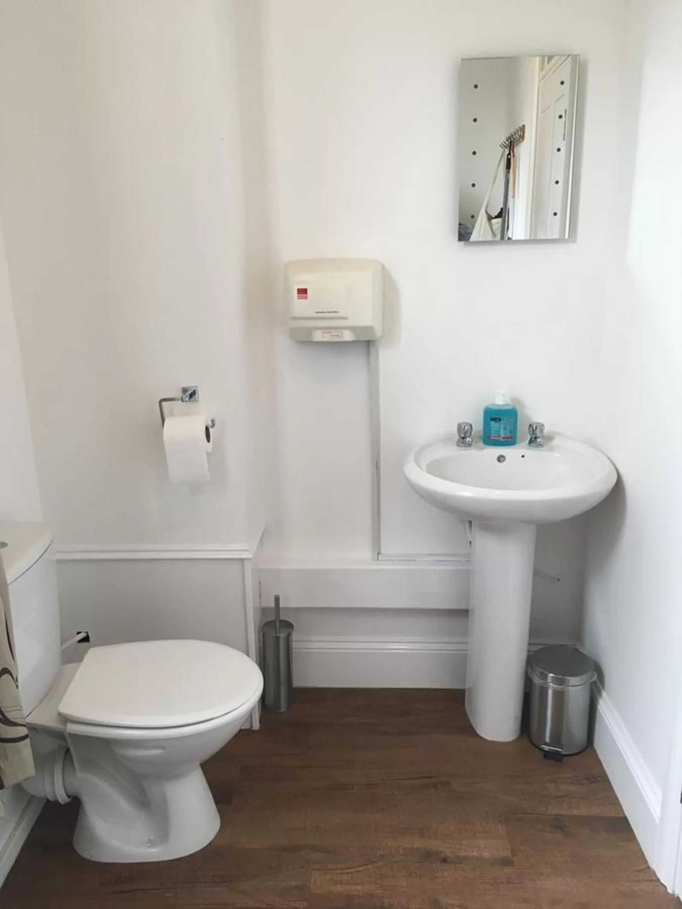 Toilet in River Lodge B&B Ltd