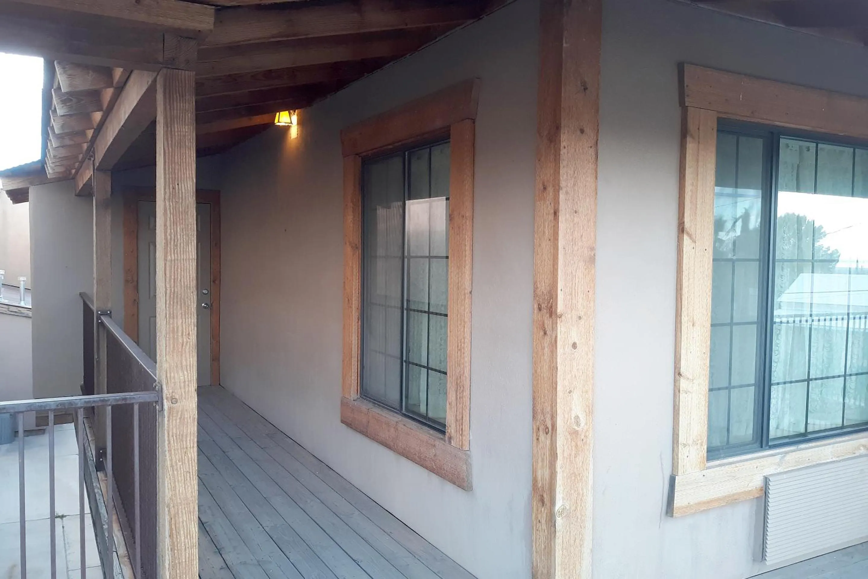 Facade/entrance in OYO Hotel Tombstone