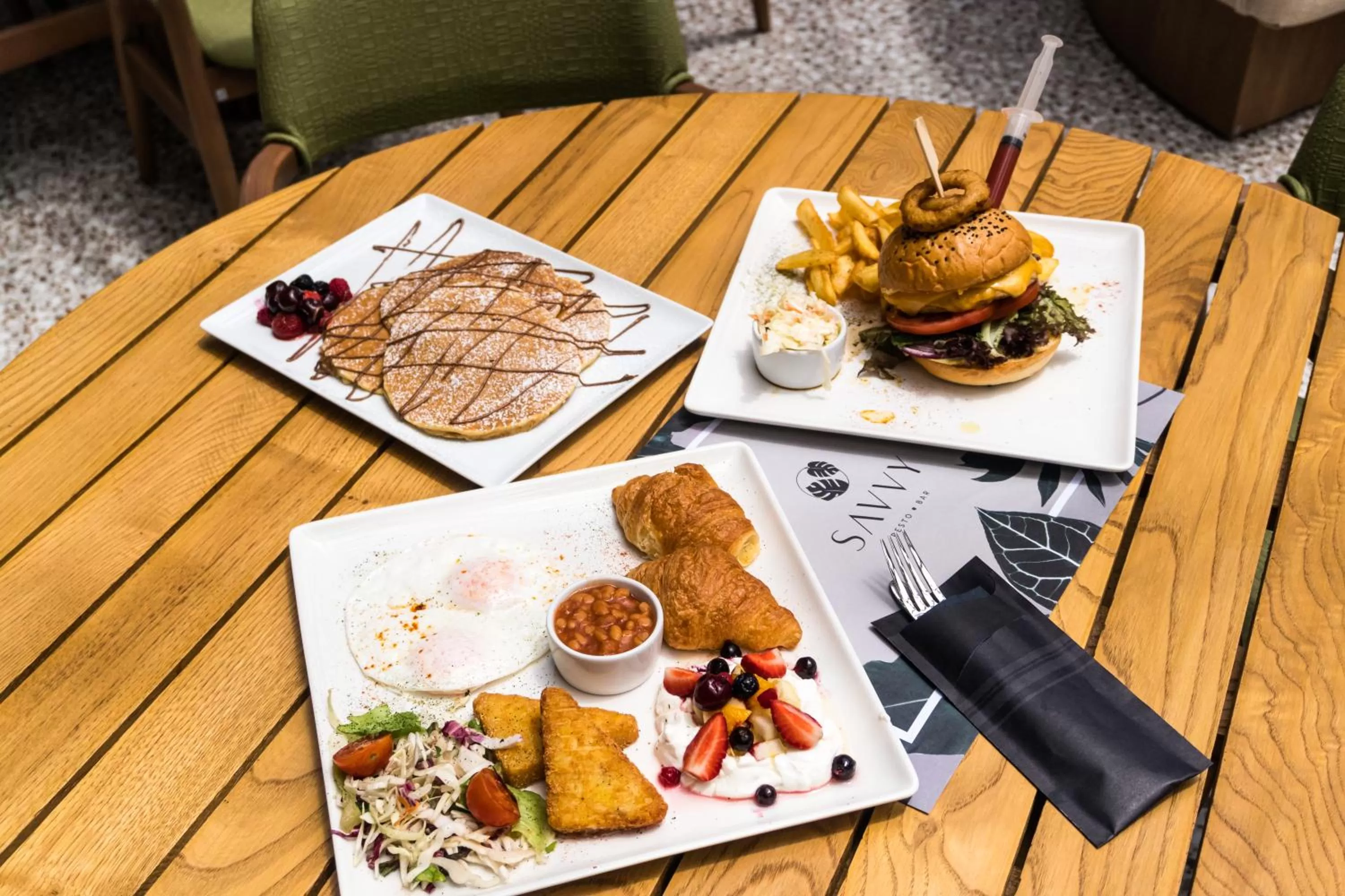 Restaurant/places to eat in Canadian Hotel