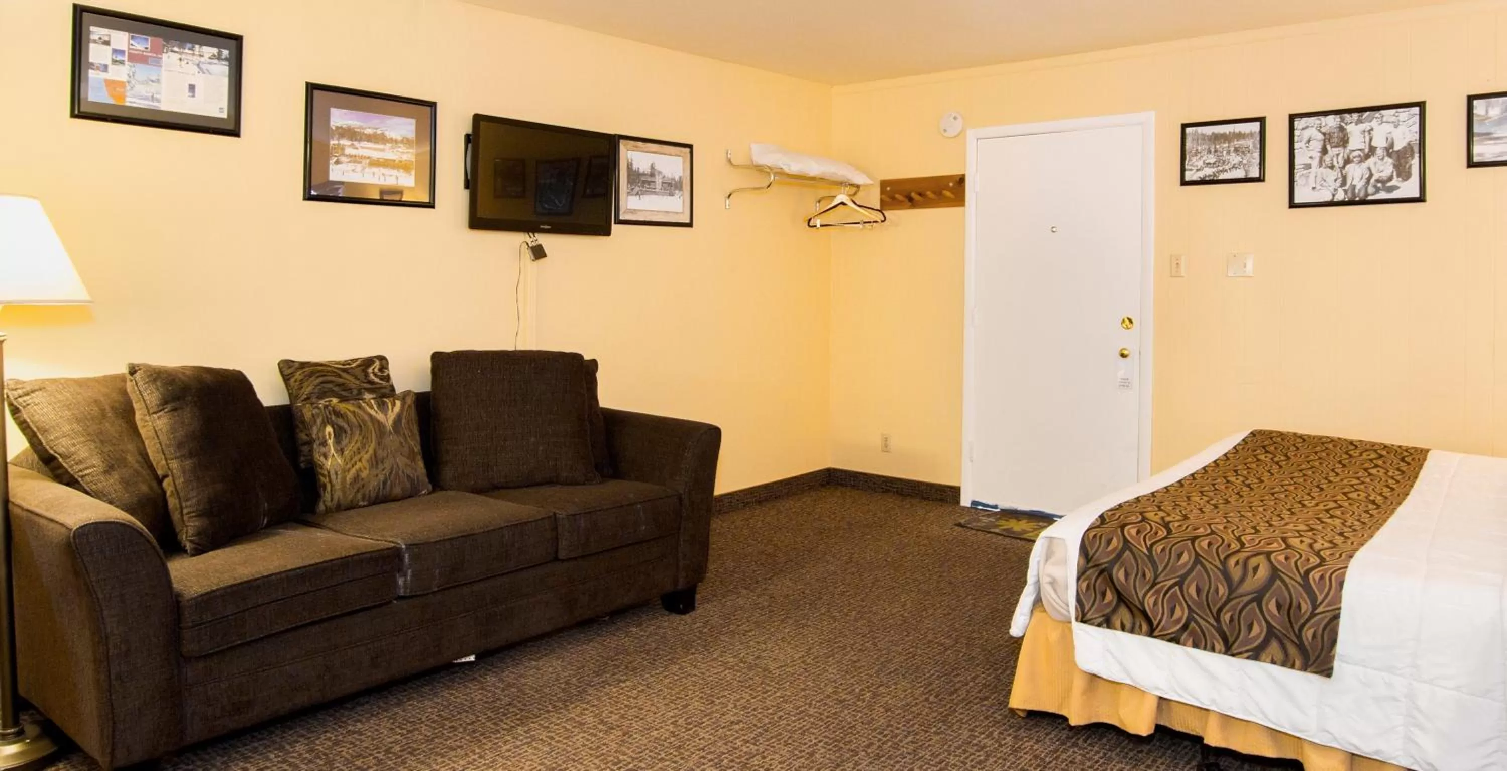 Photo of the whole room, Bed in Holiday Haus