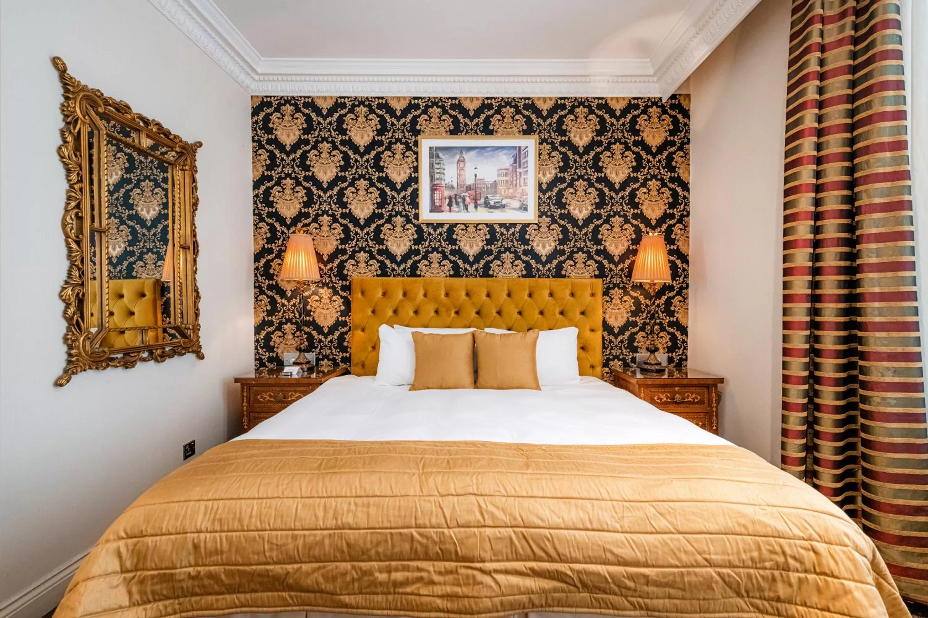 Bed in Ashburn Hotel