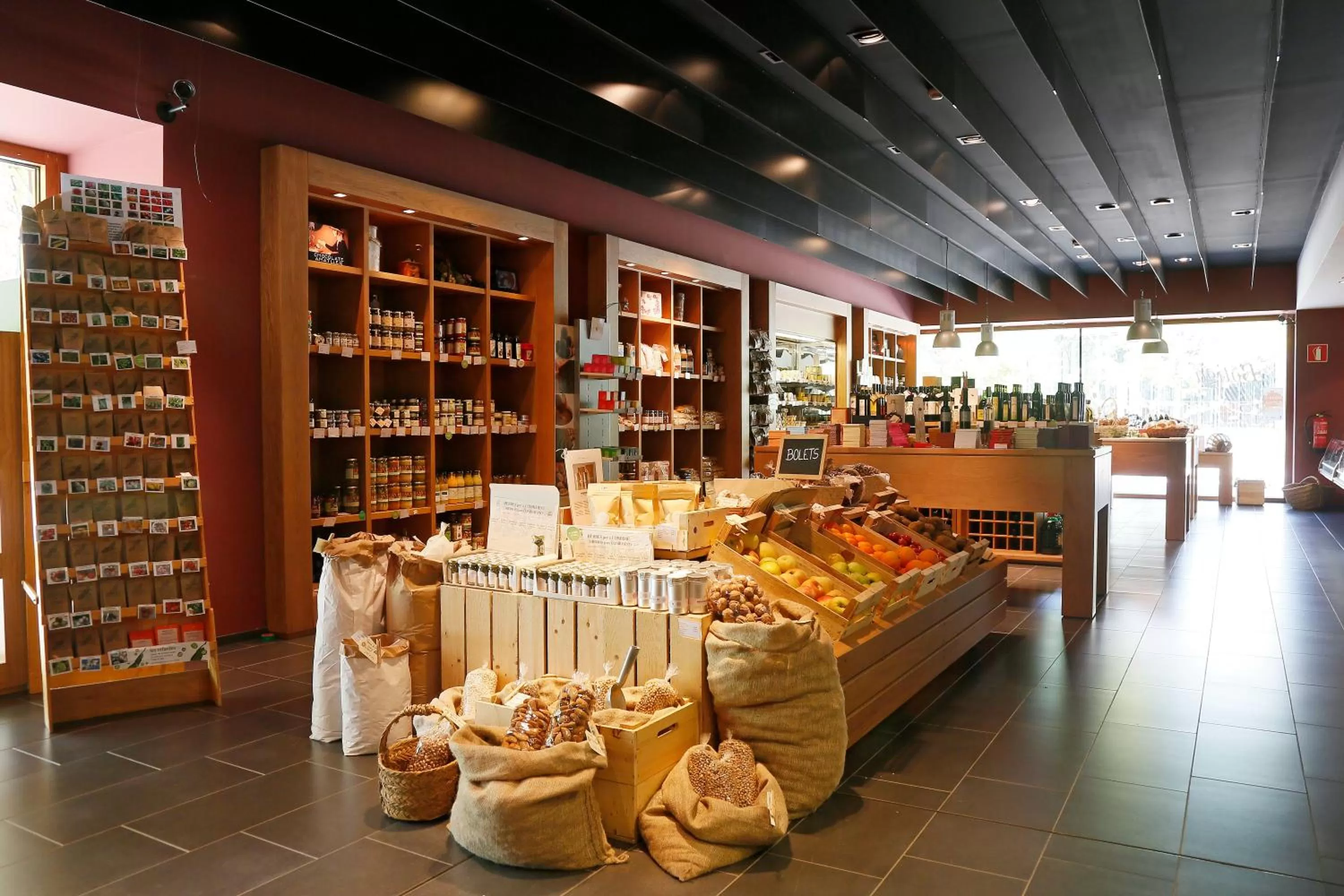 On-site shops in Hotel Món Sant Benet