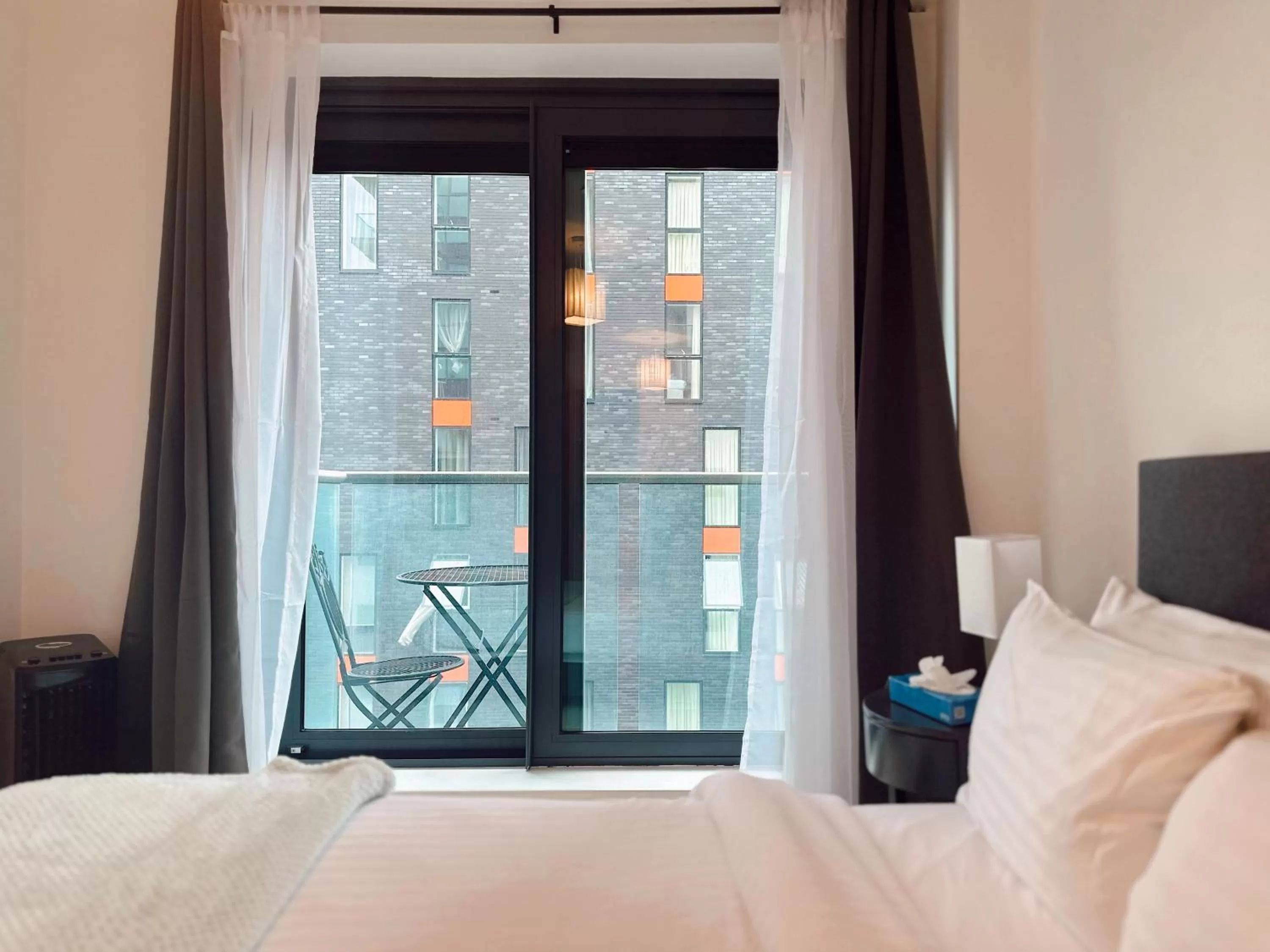 Bed in Canary Wharf - Luxury Apartments