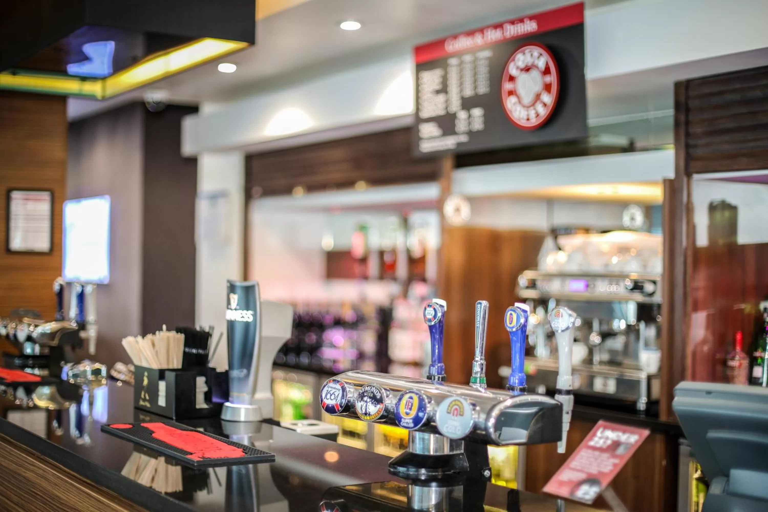 Lounge or bar in Holiday Inn Express London Heathrow T5 by IHG