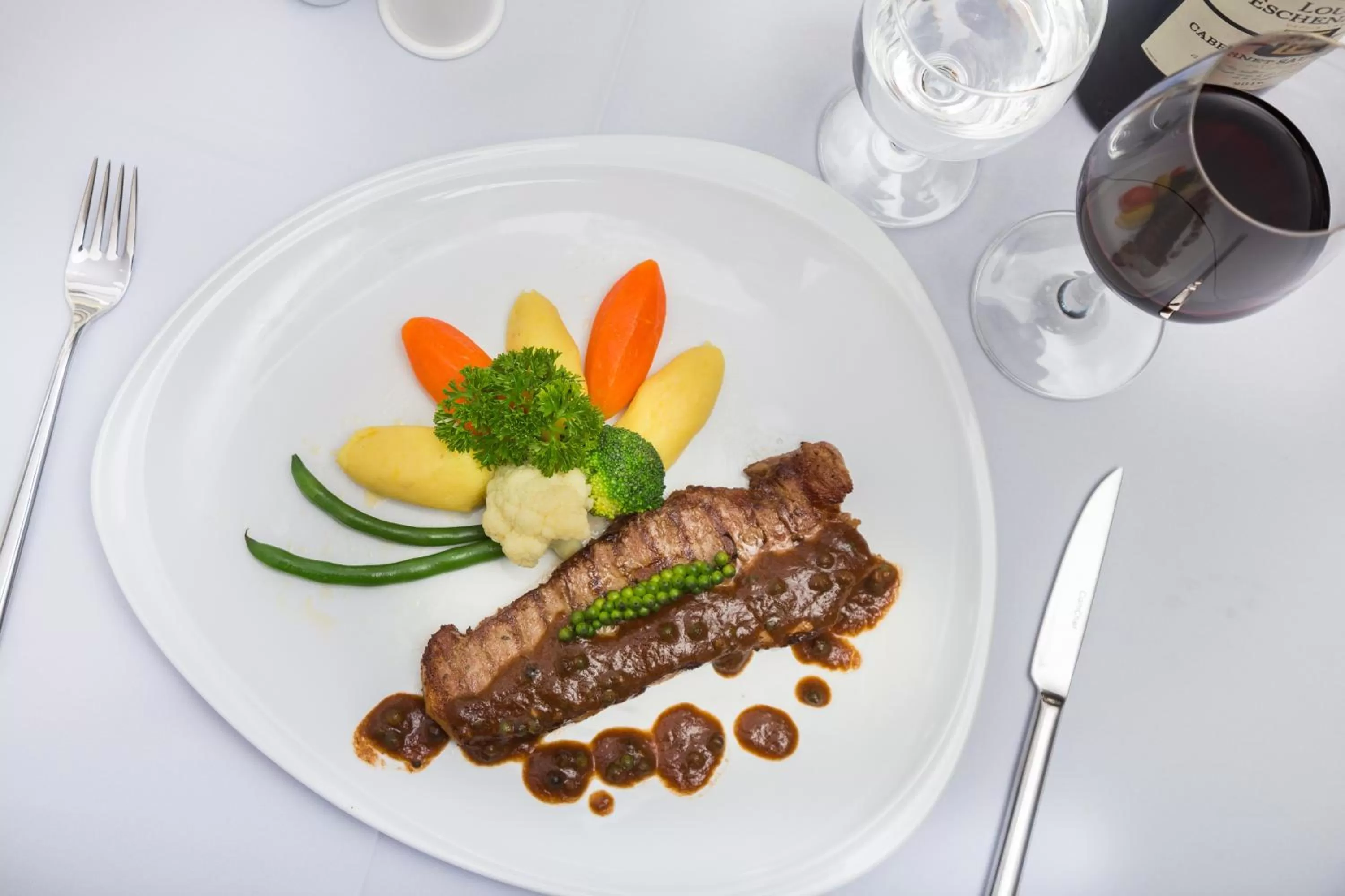 Food and drinks in Cambana La Riviere Boutique