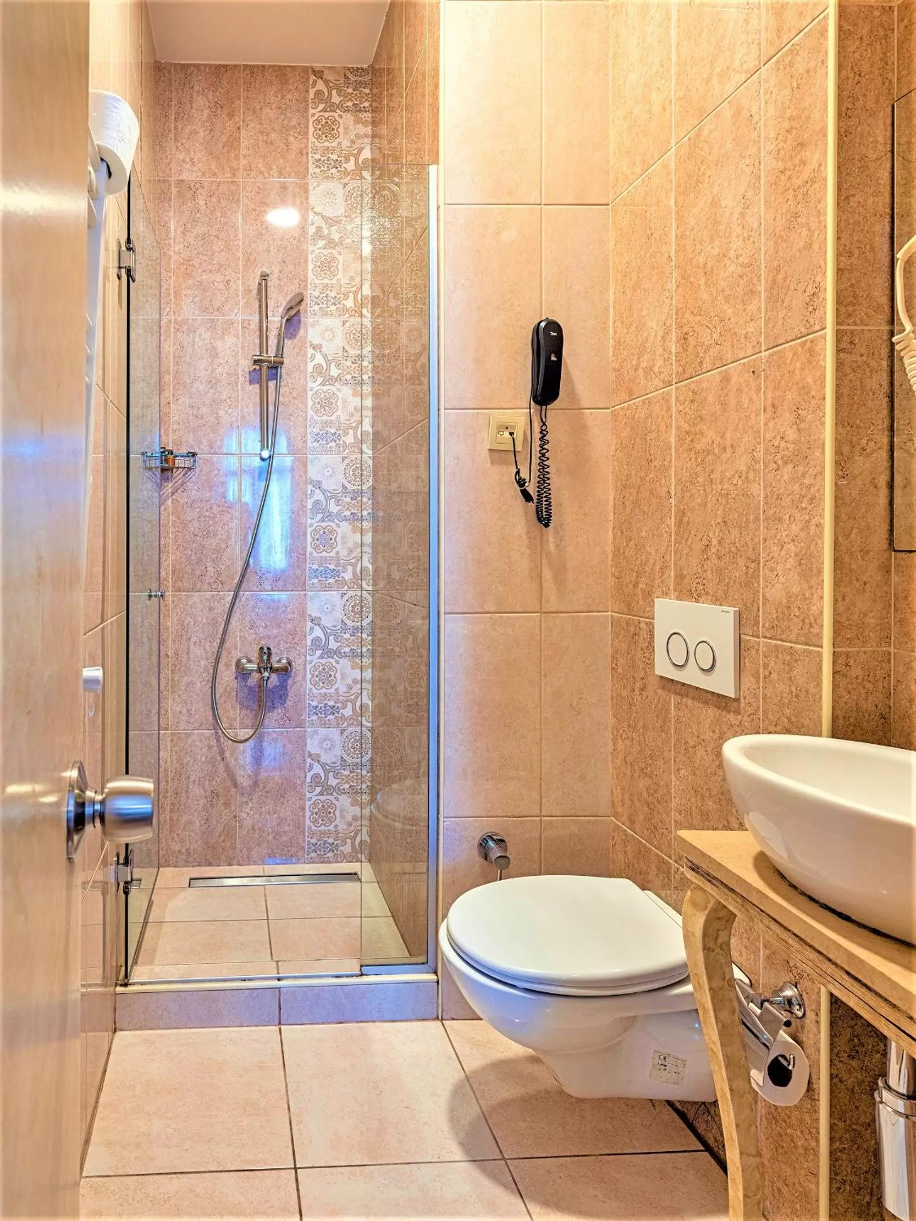 Shower in Ragip Pasha Apartments