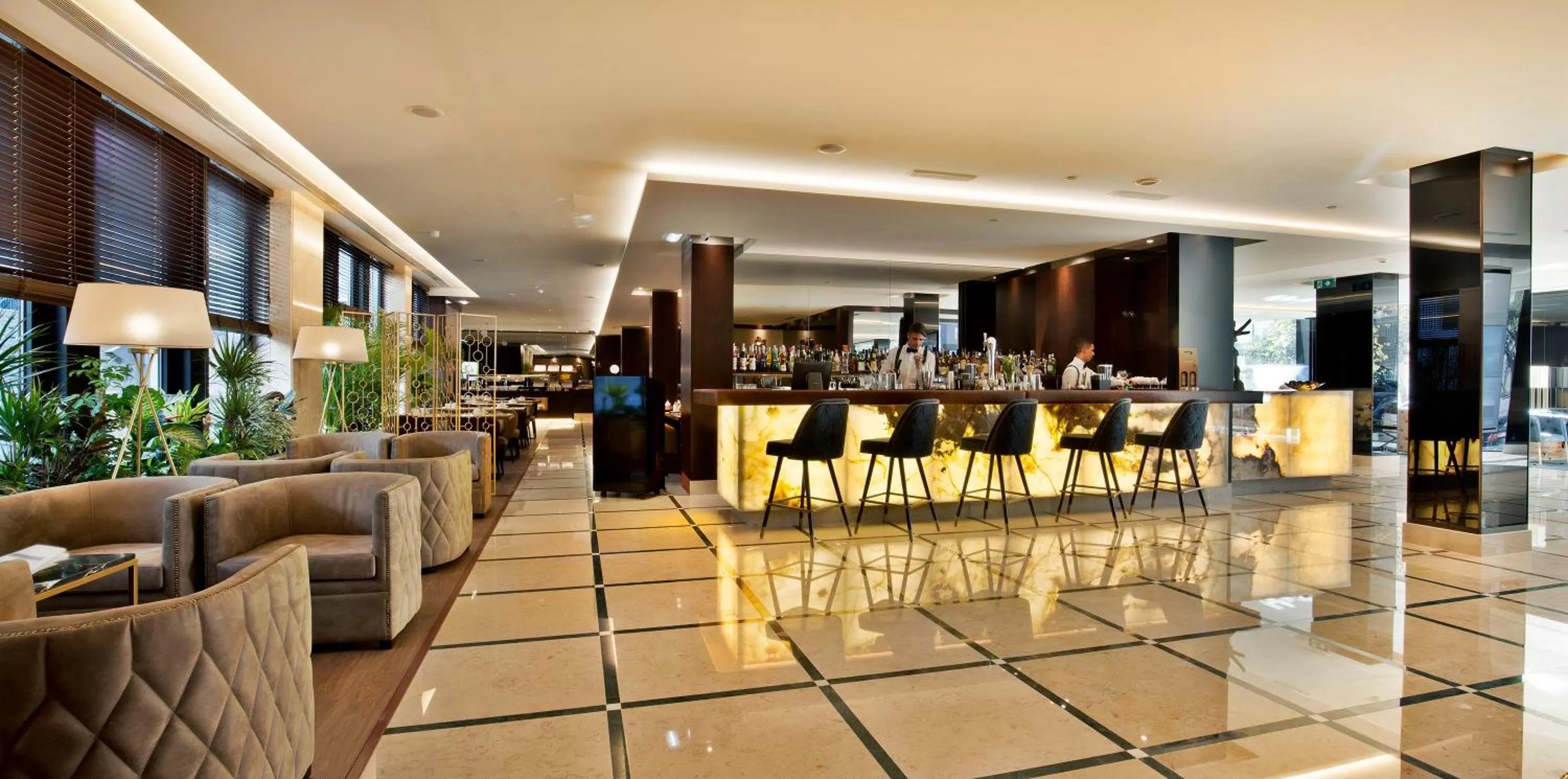 Lounge or bar in TURIM Marquês Hotel