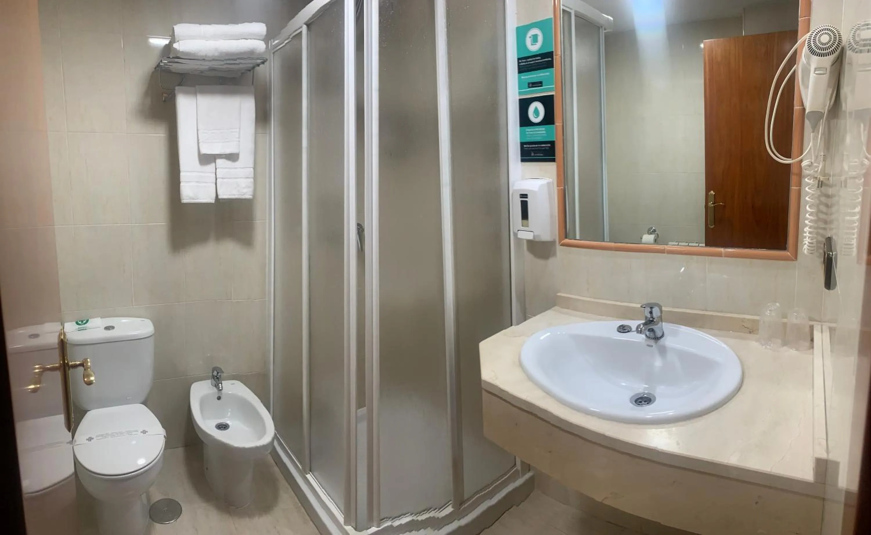 Bathroom in Hotel Los Templarios