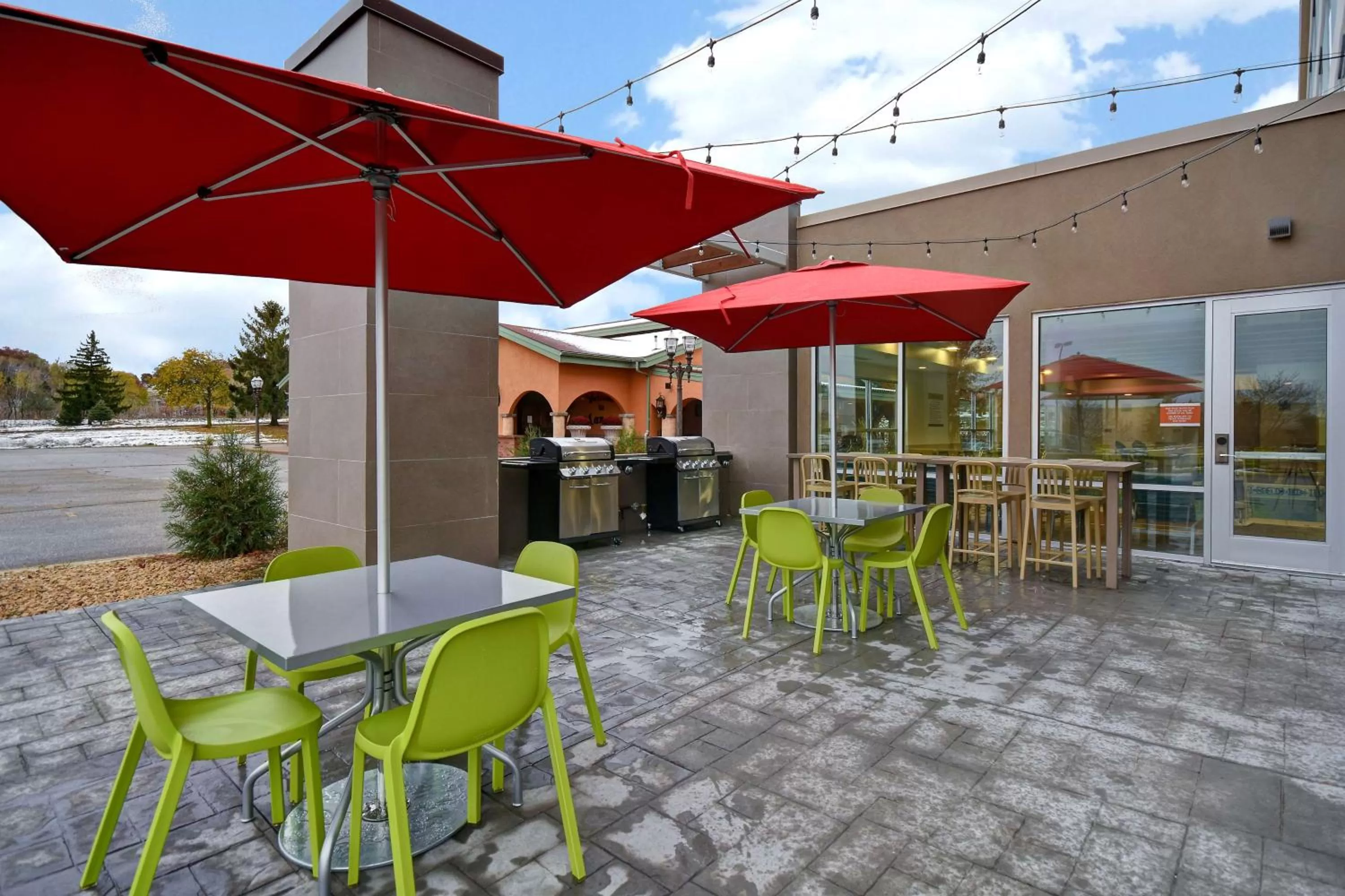 Property building in Home2 Suites Eau Claire South, Wi