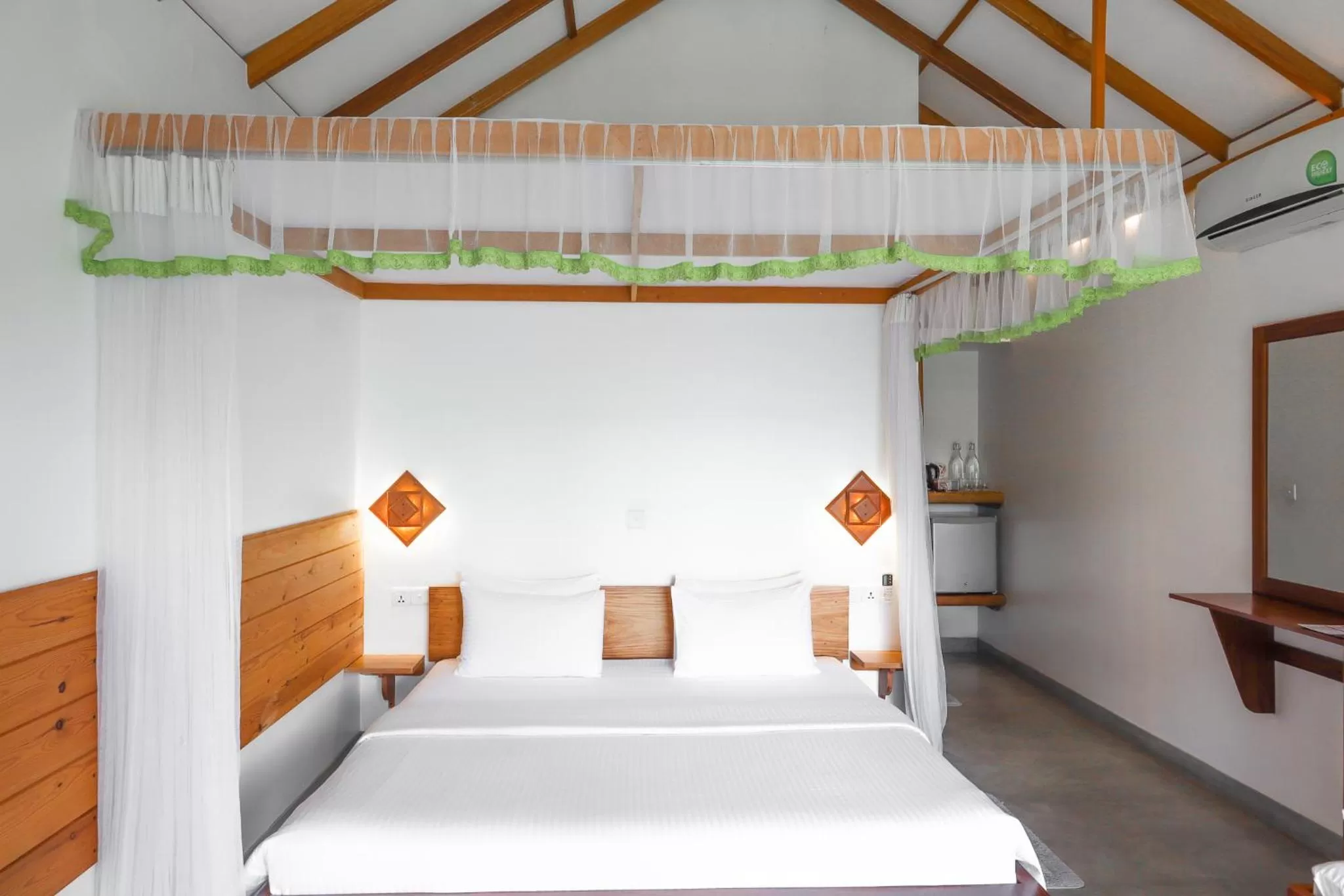 Bedroom, Bed in The One Ella